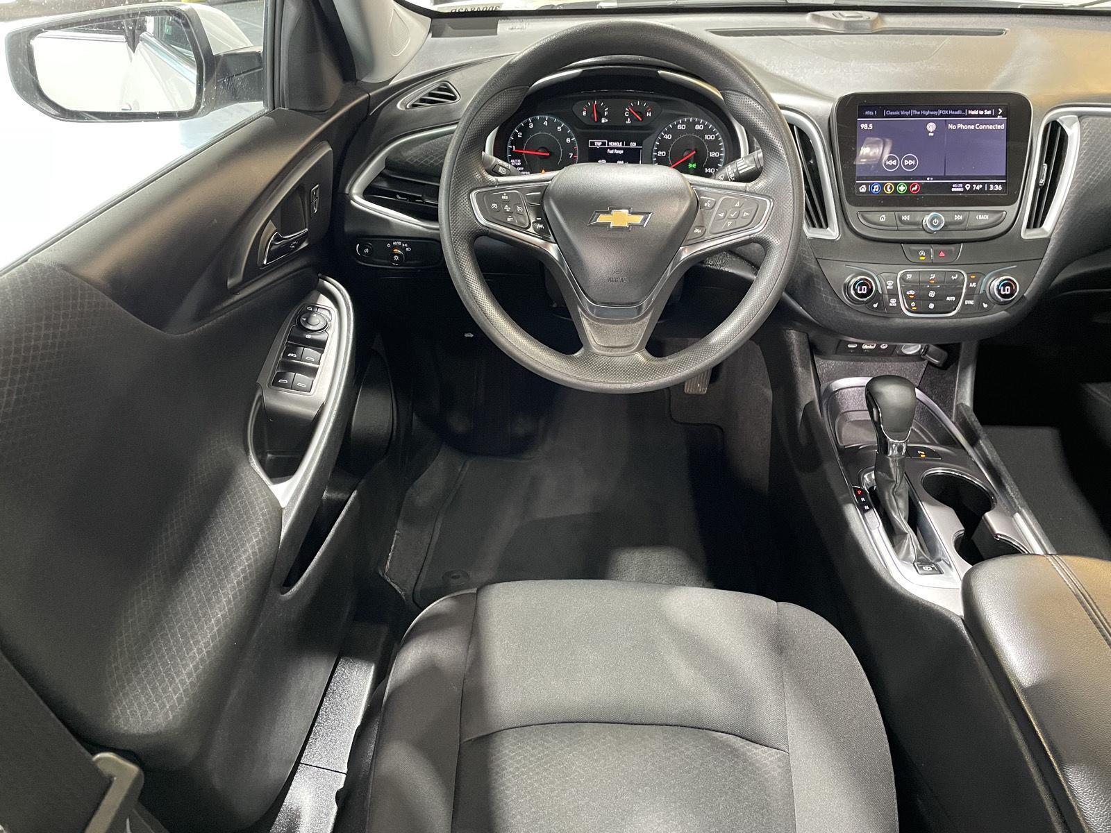 Vehicle photo 16