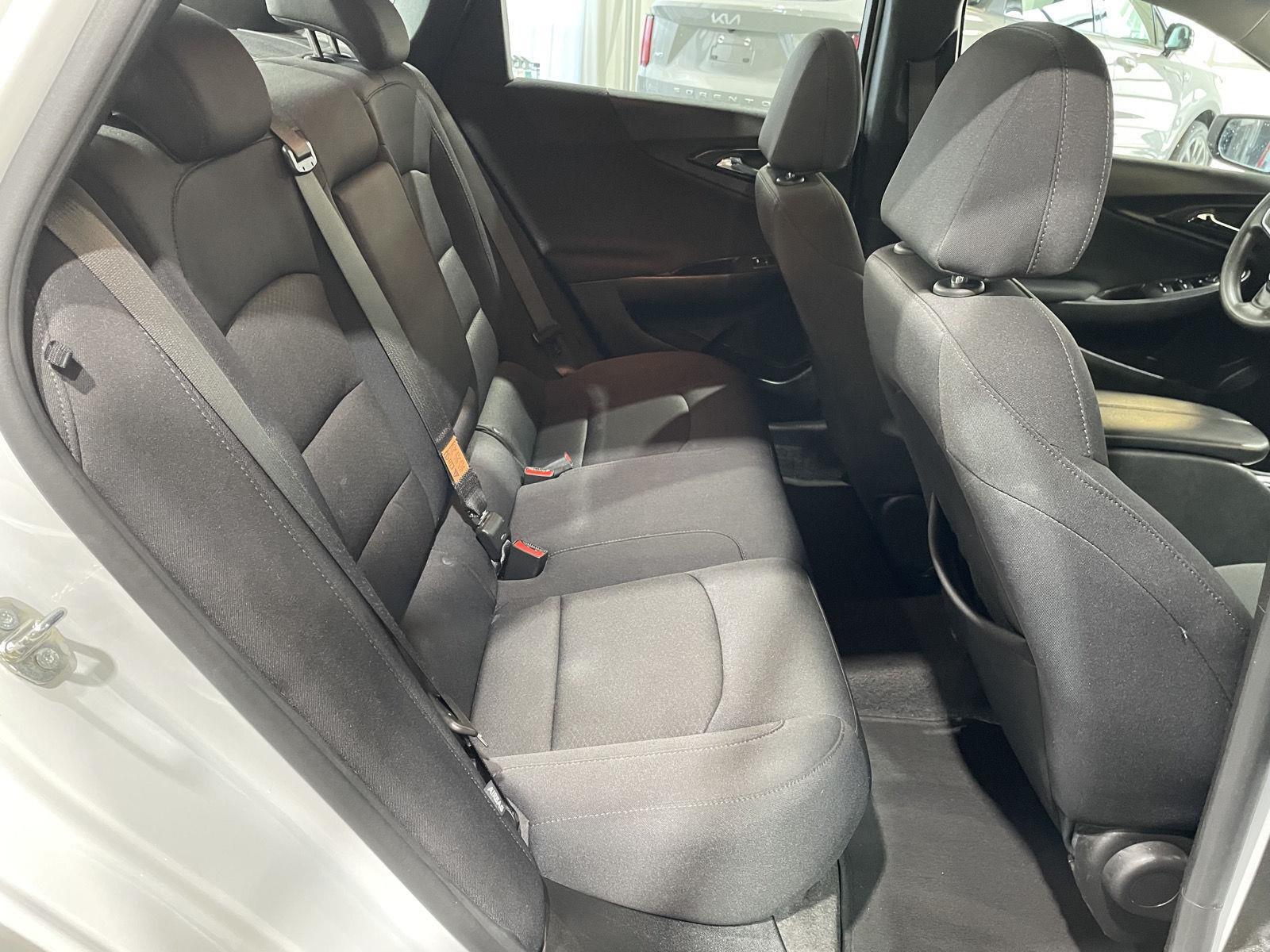 Vehicle photo 21