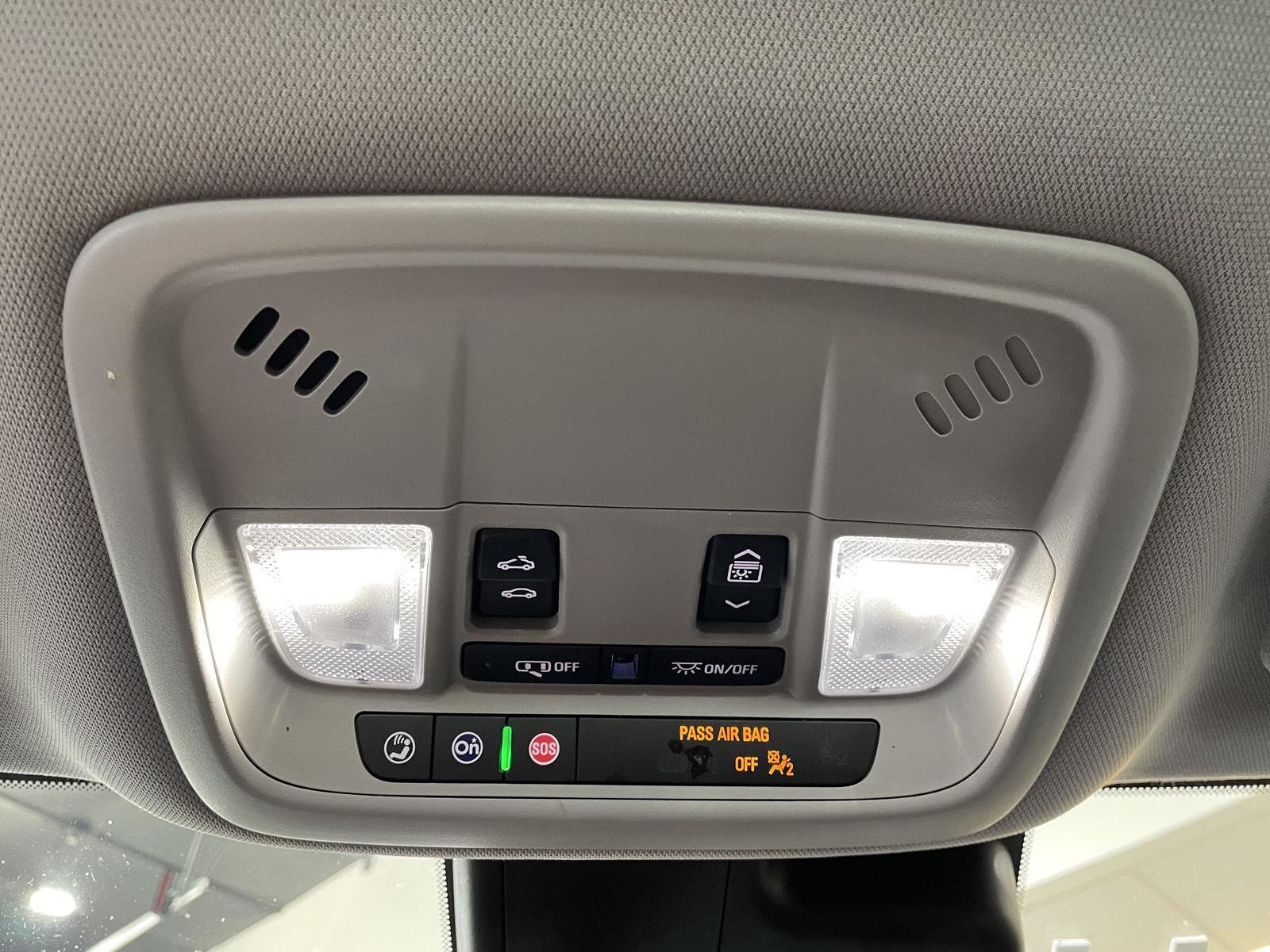 Vehicle photo 25