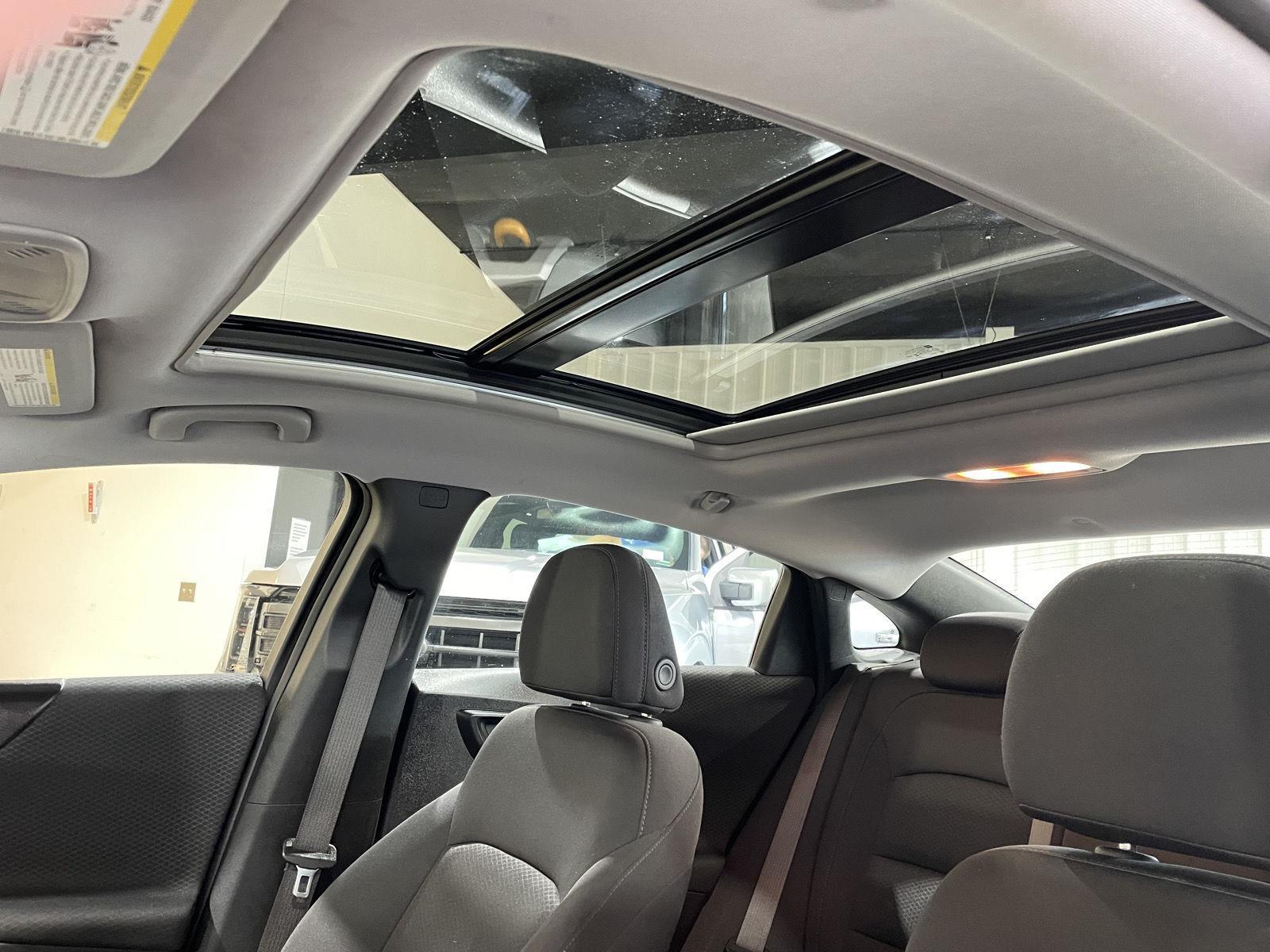 Vehicle photo 26