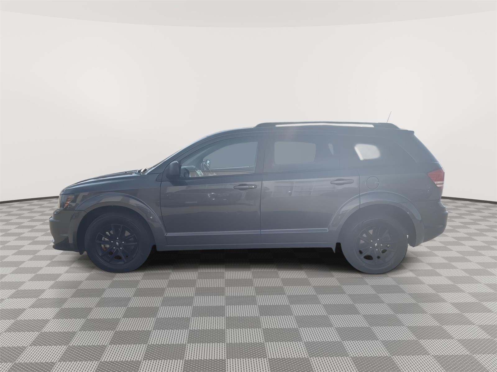 Vehicle photo 2