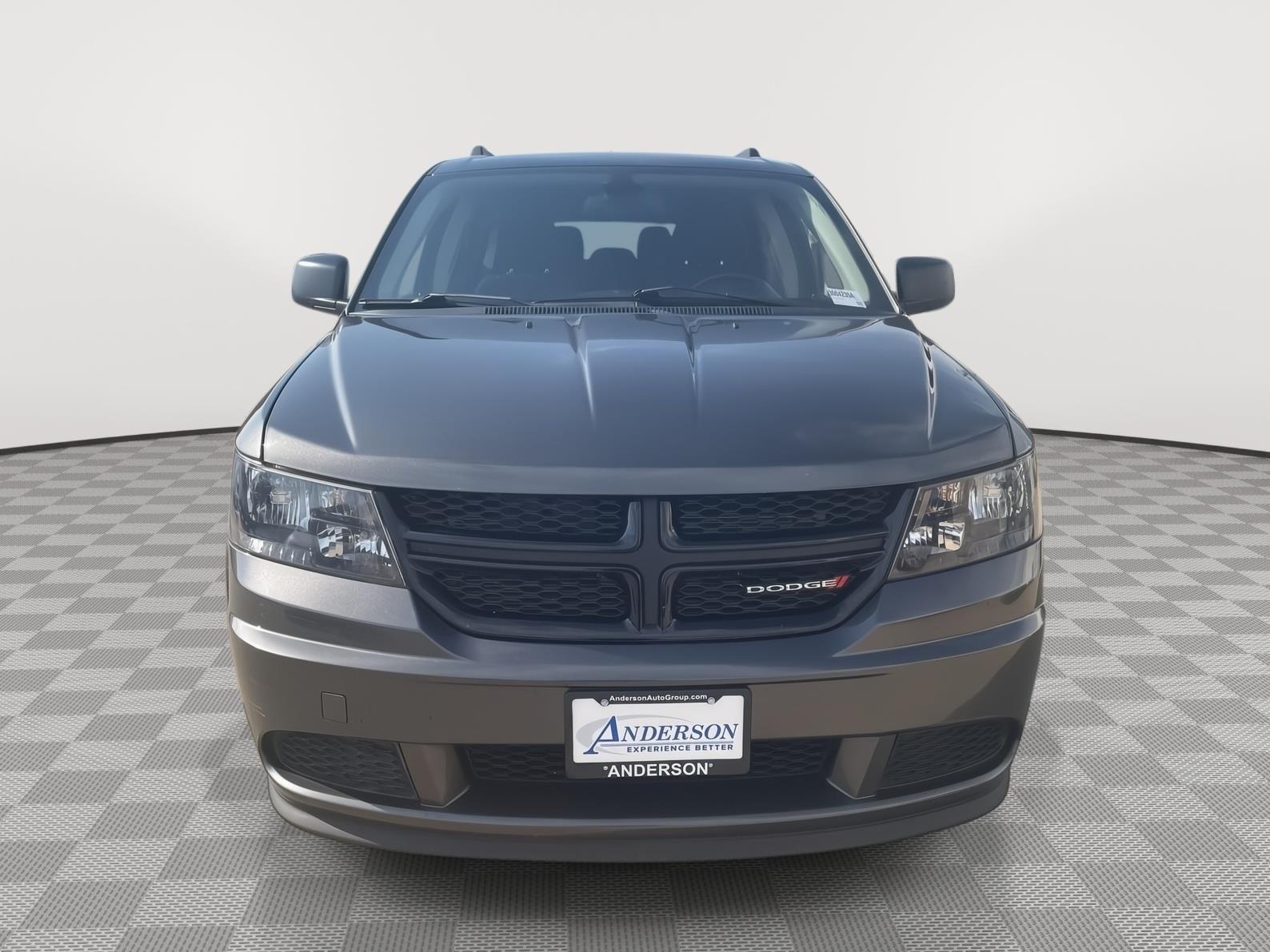 Vehicle photo 4