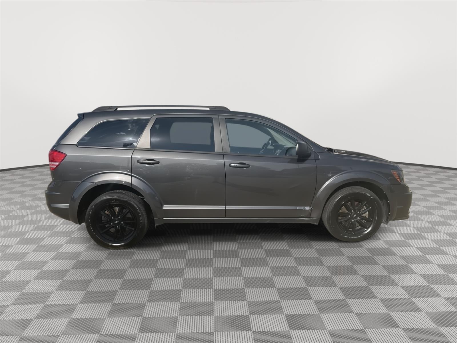 Vehicle photo 6