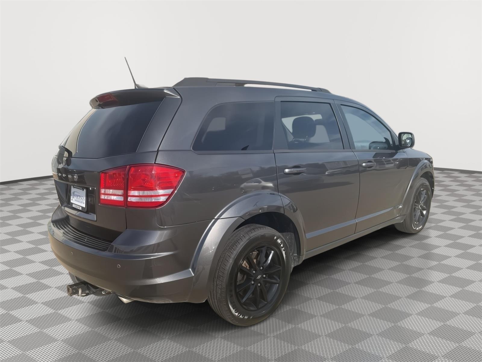 Vehicle photo 7