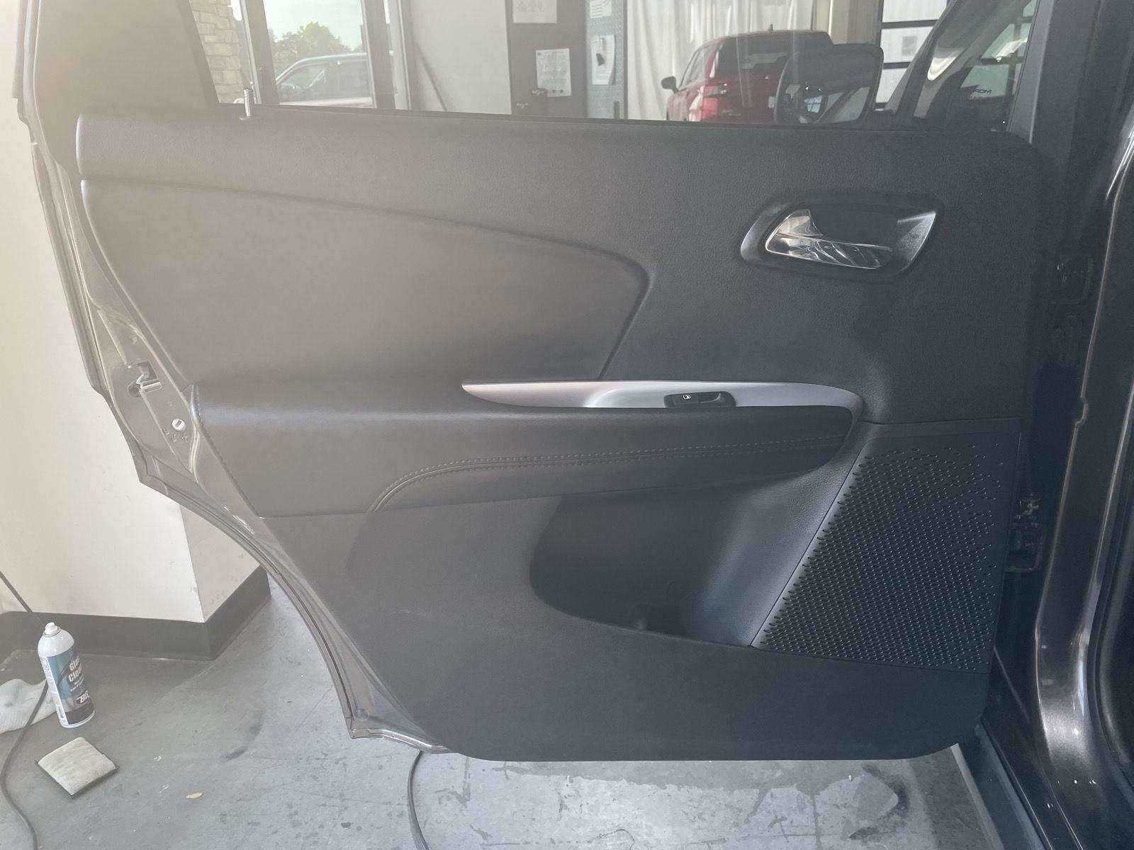 Vehicle photo 22