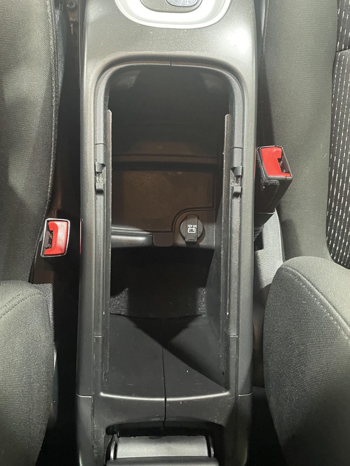 Vehicle photo 35