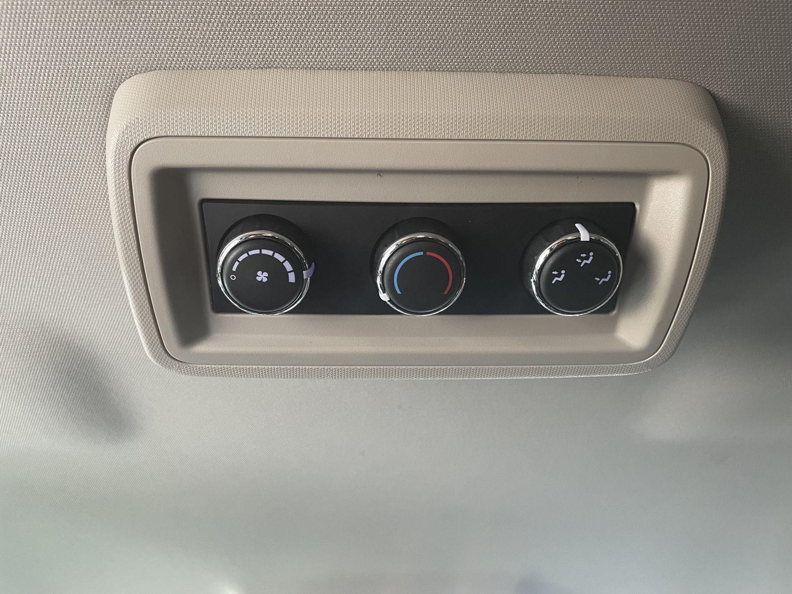 Vehicle photo 37