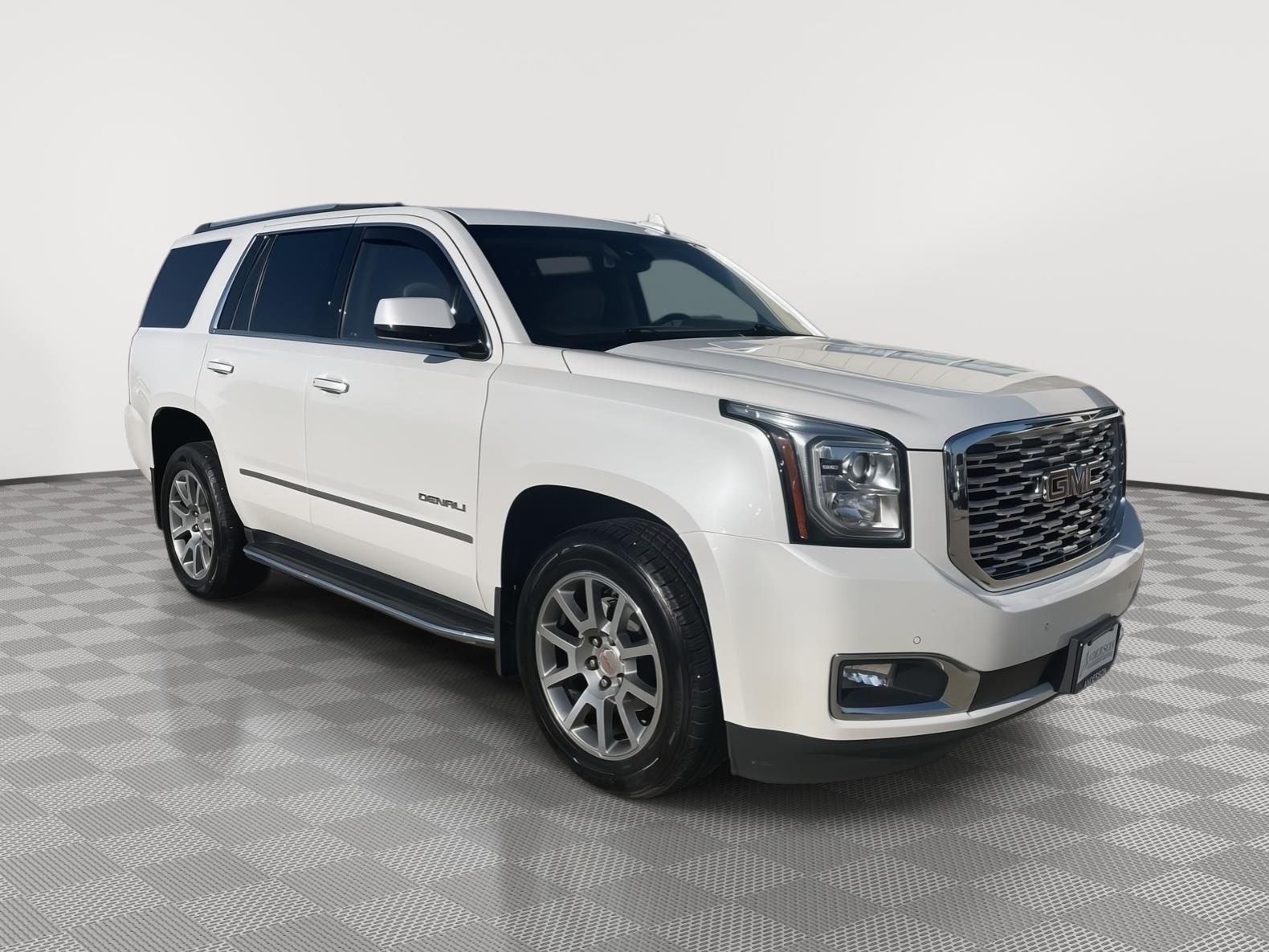 Vehicle photo 5