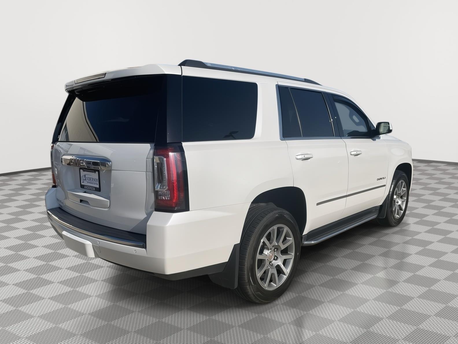 Vehicle photo 7