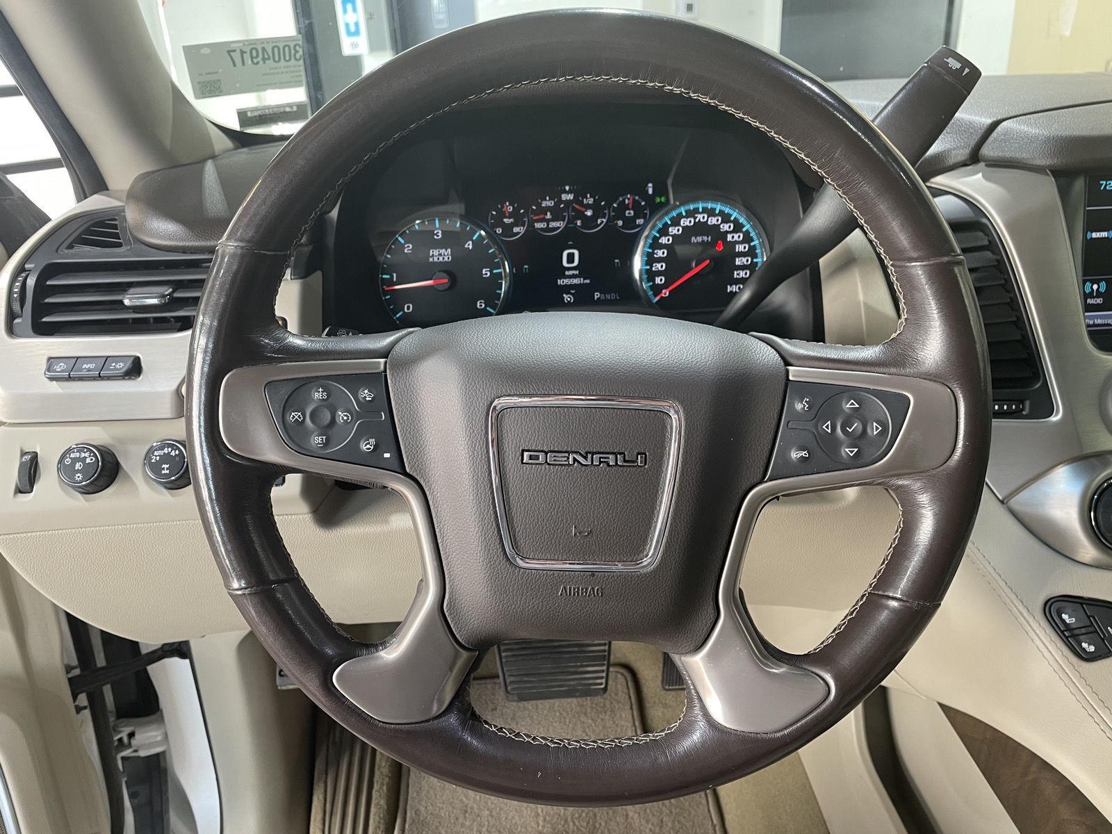 Vehicle photo 12