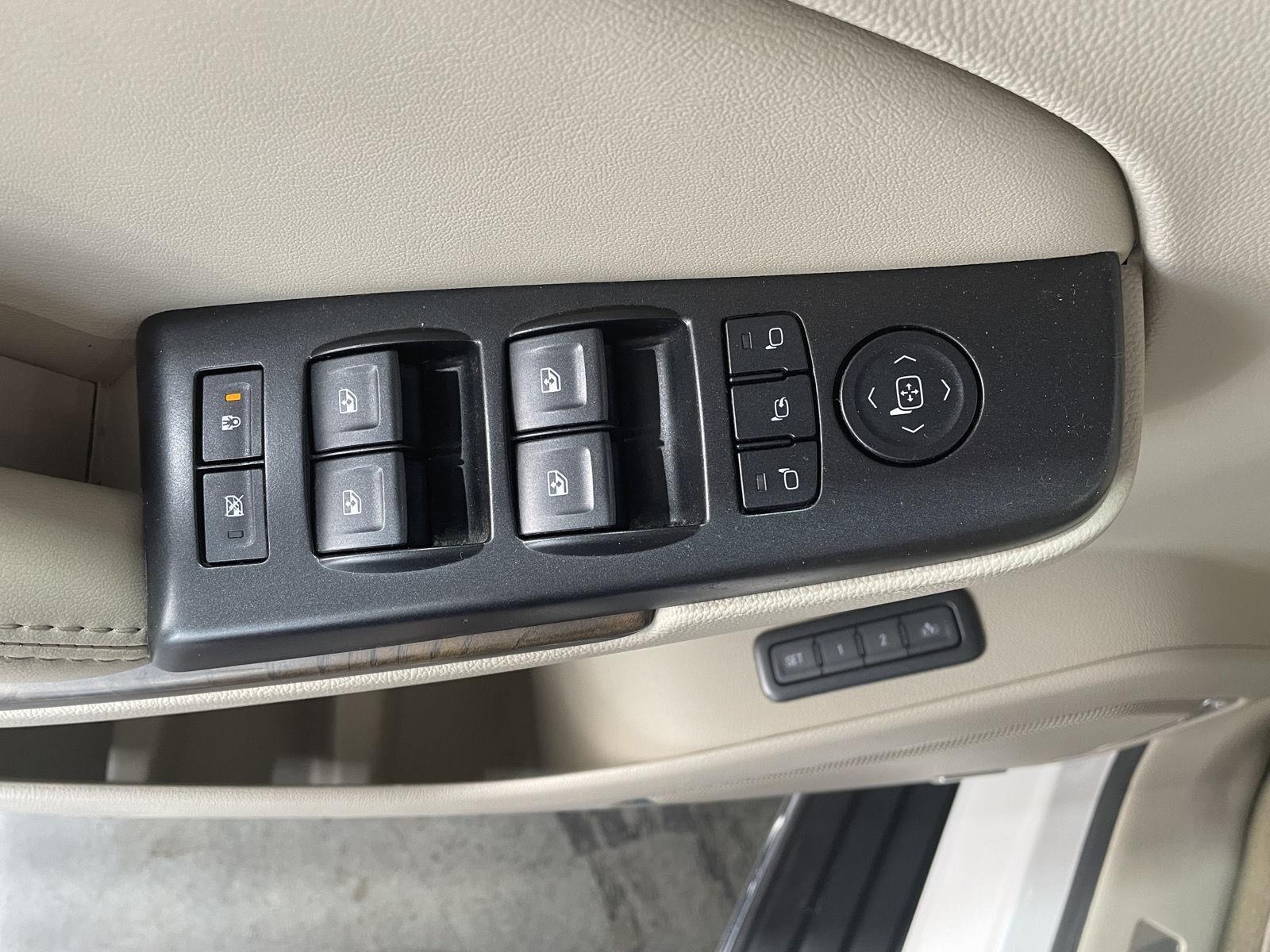 Vehicle photo 21