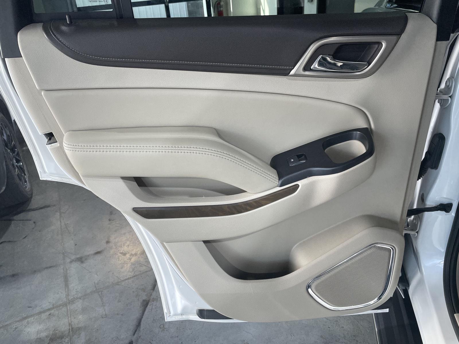 Vehicle photo 22