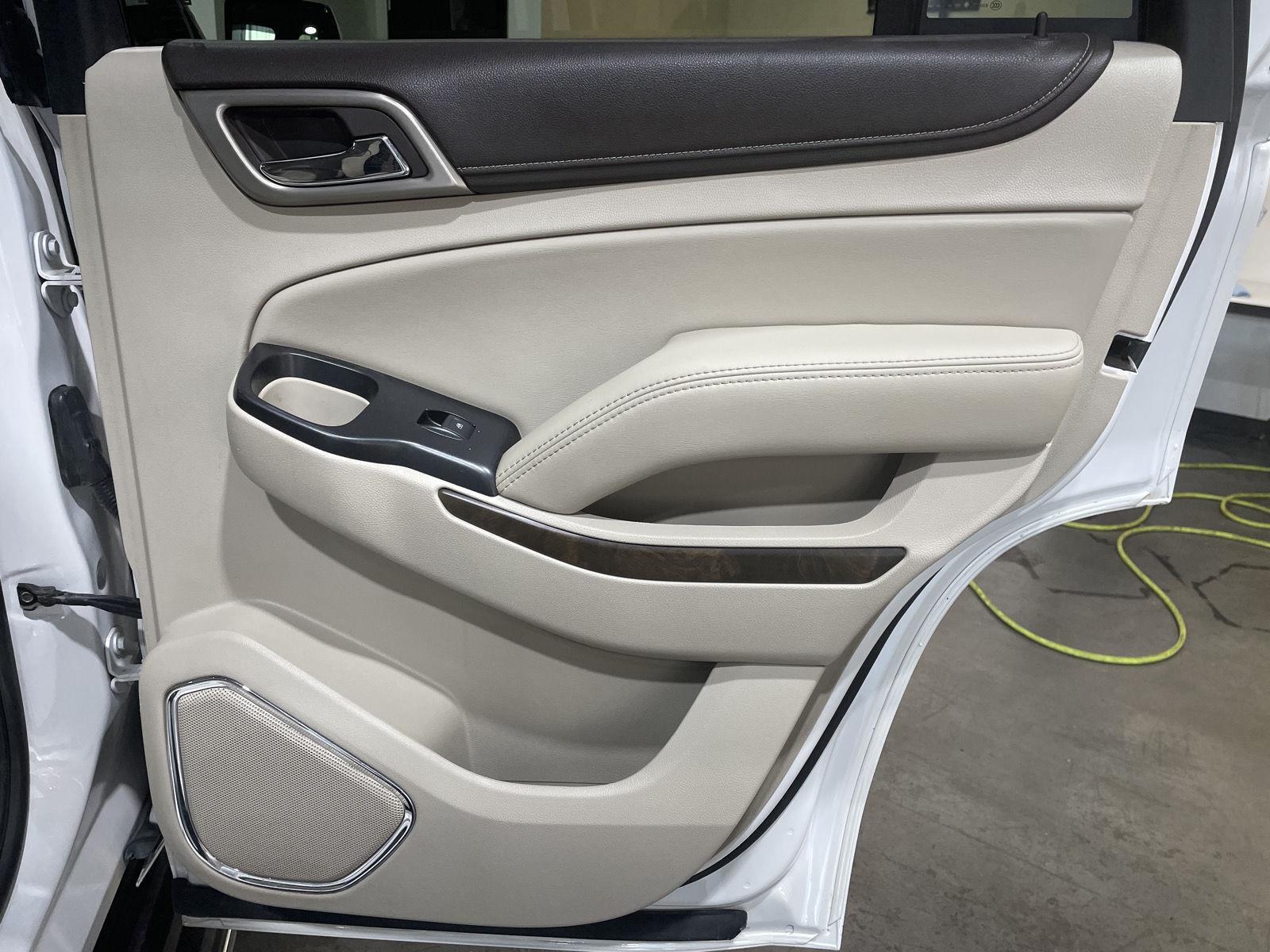 Vehicle photo 26