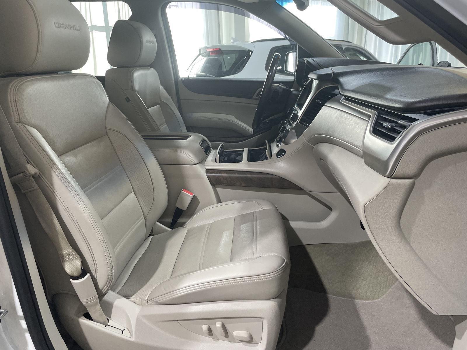 Vehicle photo 28