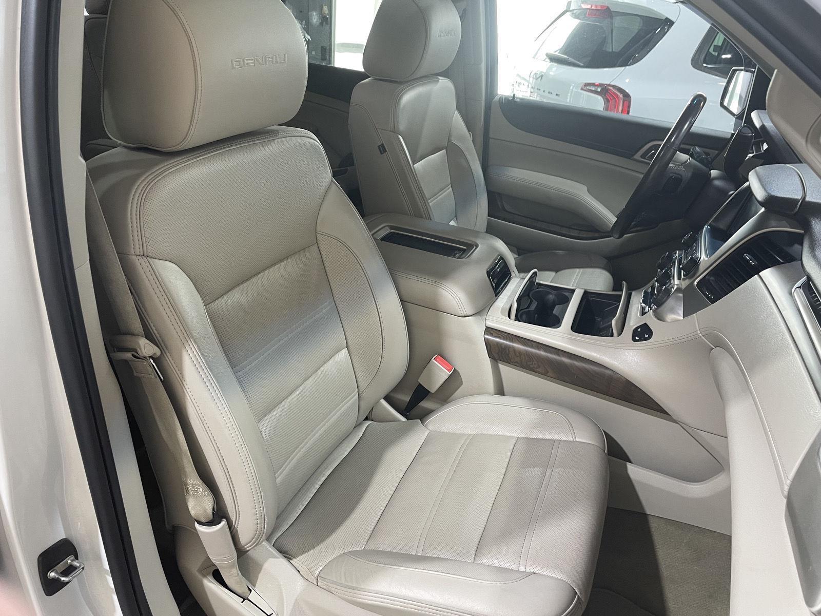 Vehicle photo 29
