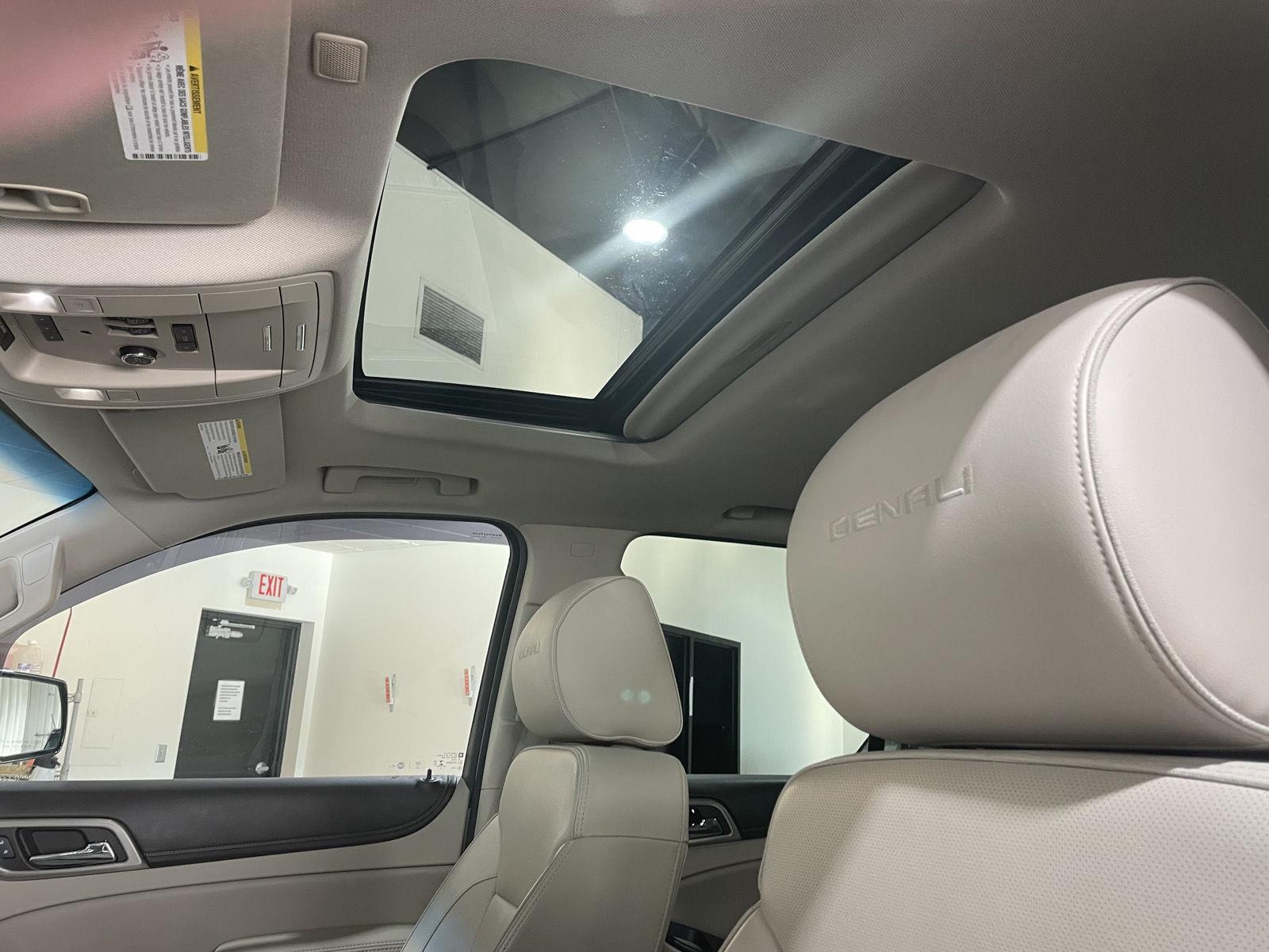 Vehicle photo 31
