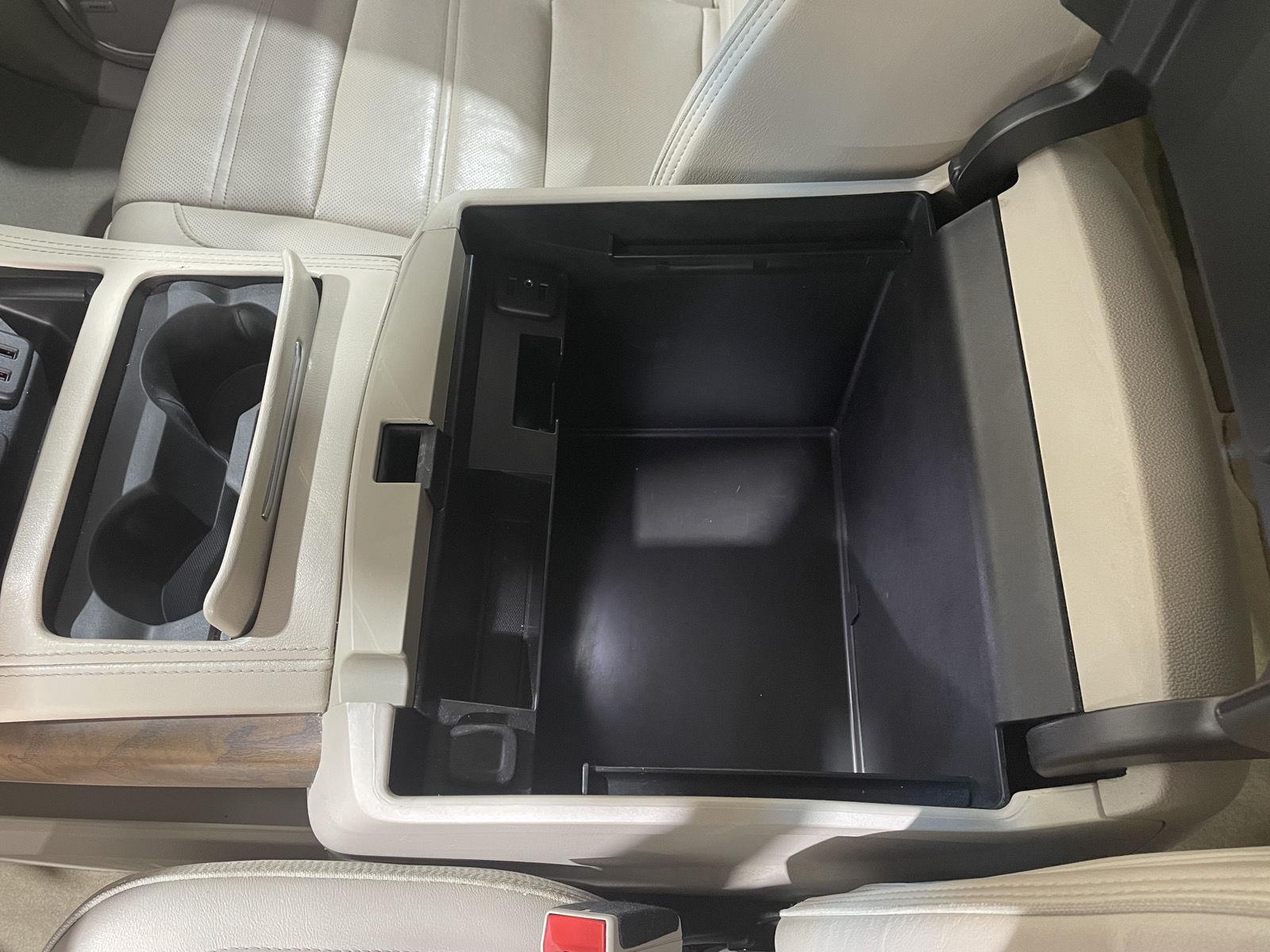 Vehicle photo 37