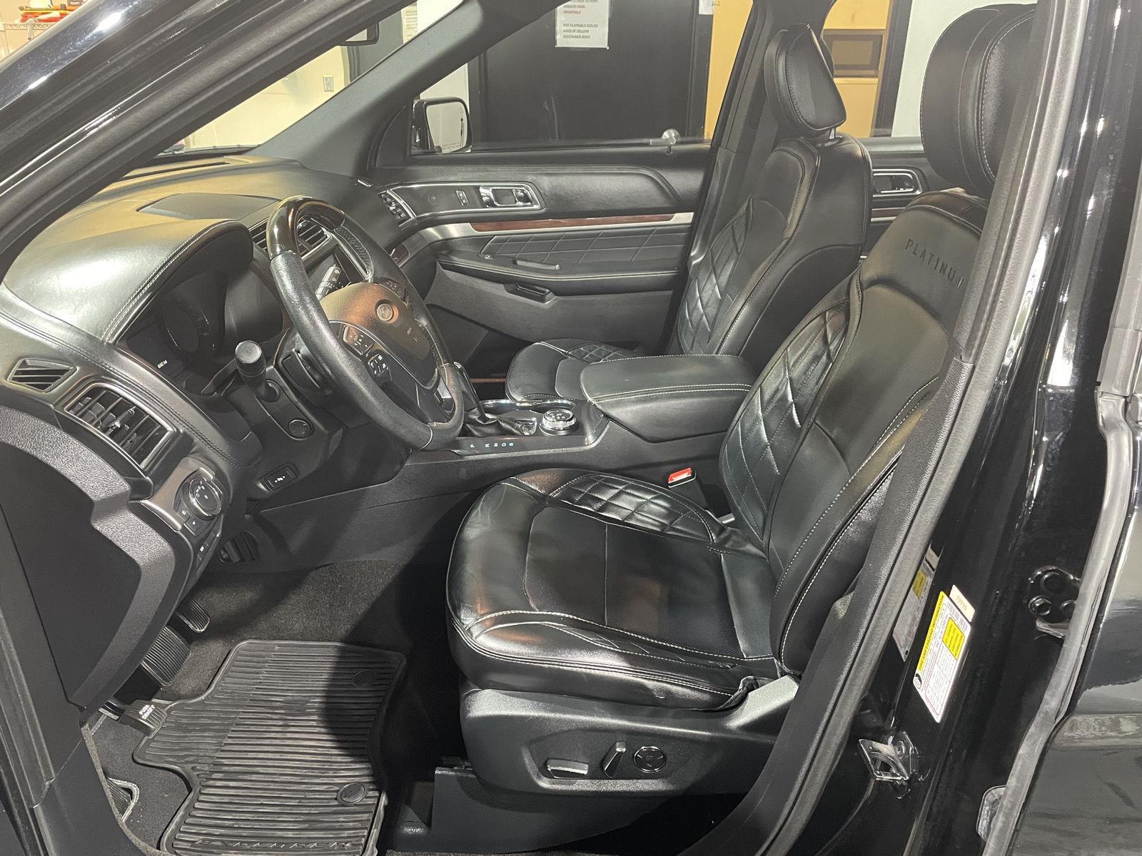 Vehicle photo 11