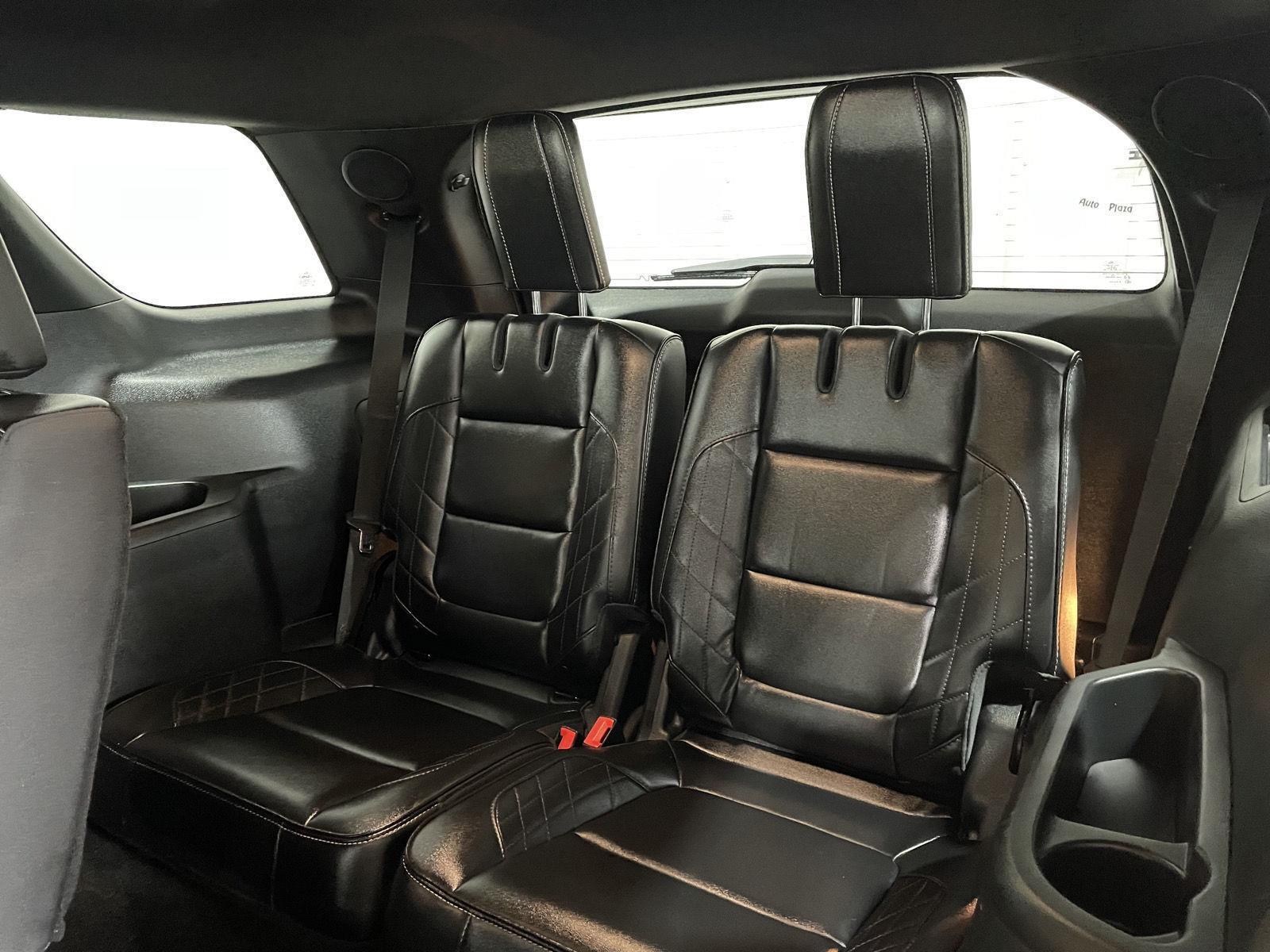 Vehicle photo 17