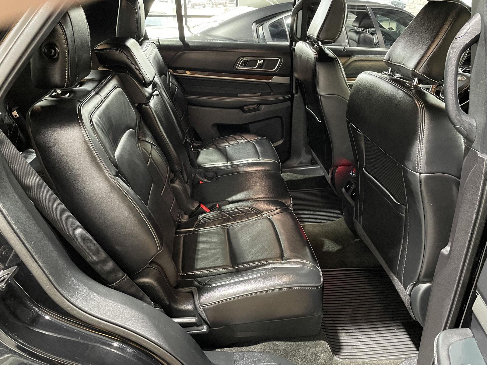 Vehicle photo 19