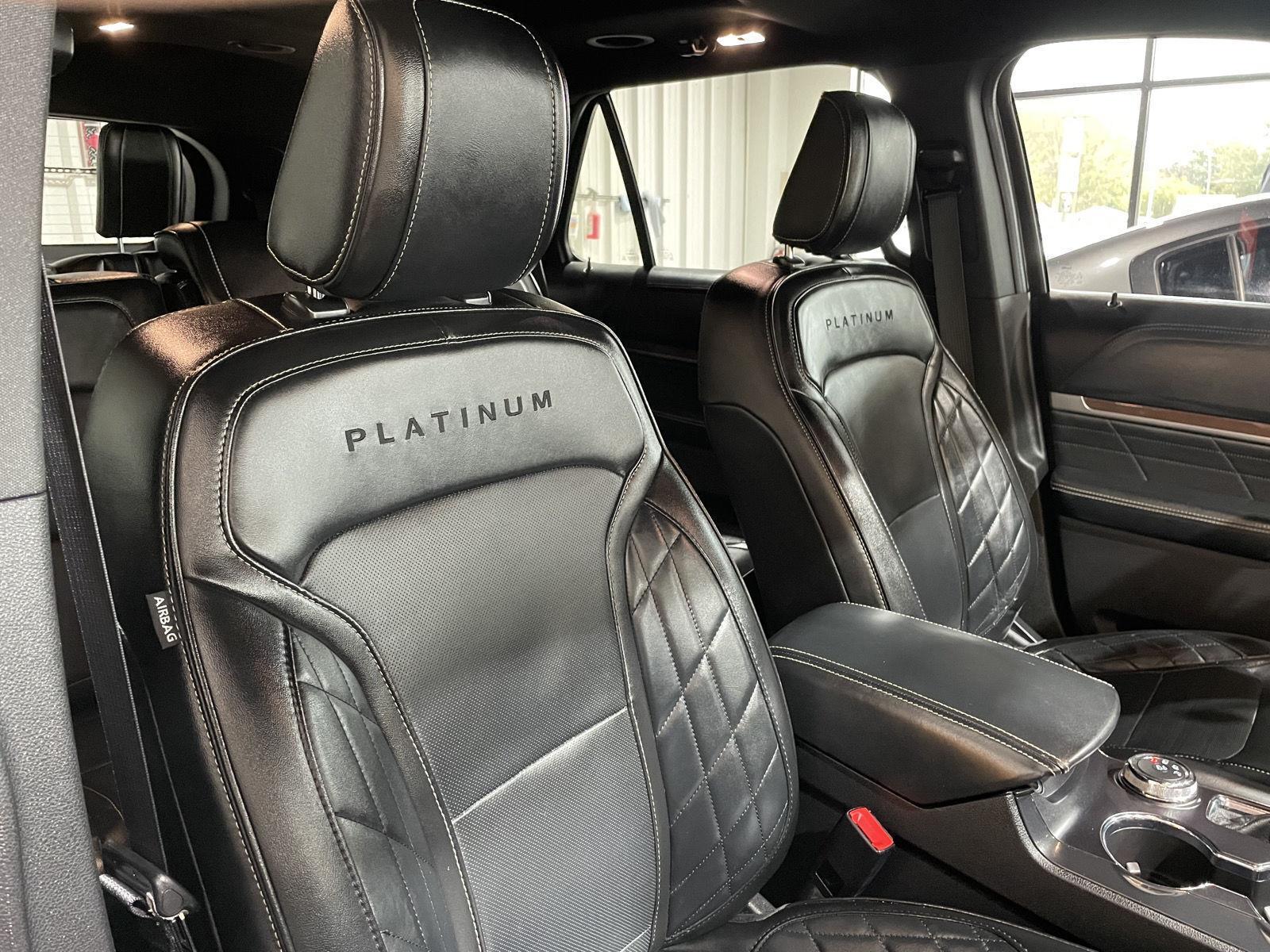 Vehicle photo 24