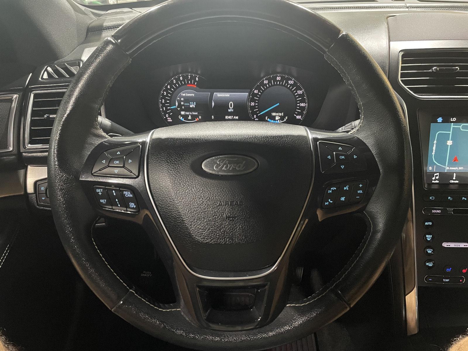 Vehicle photo 25