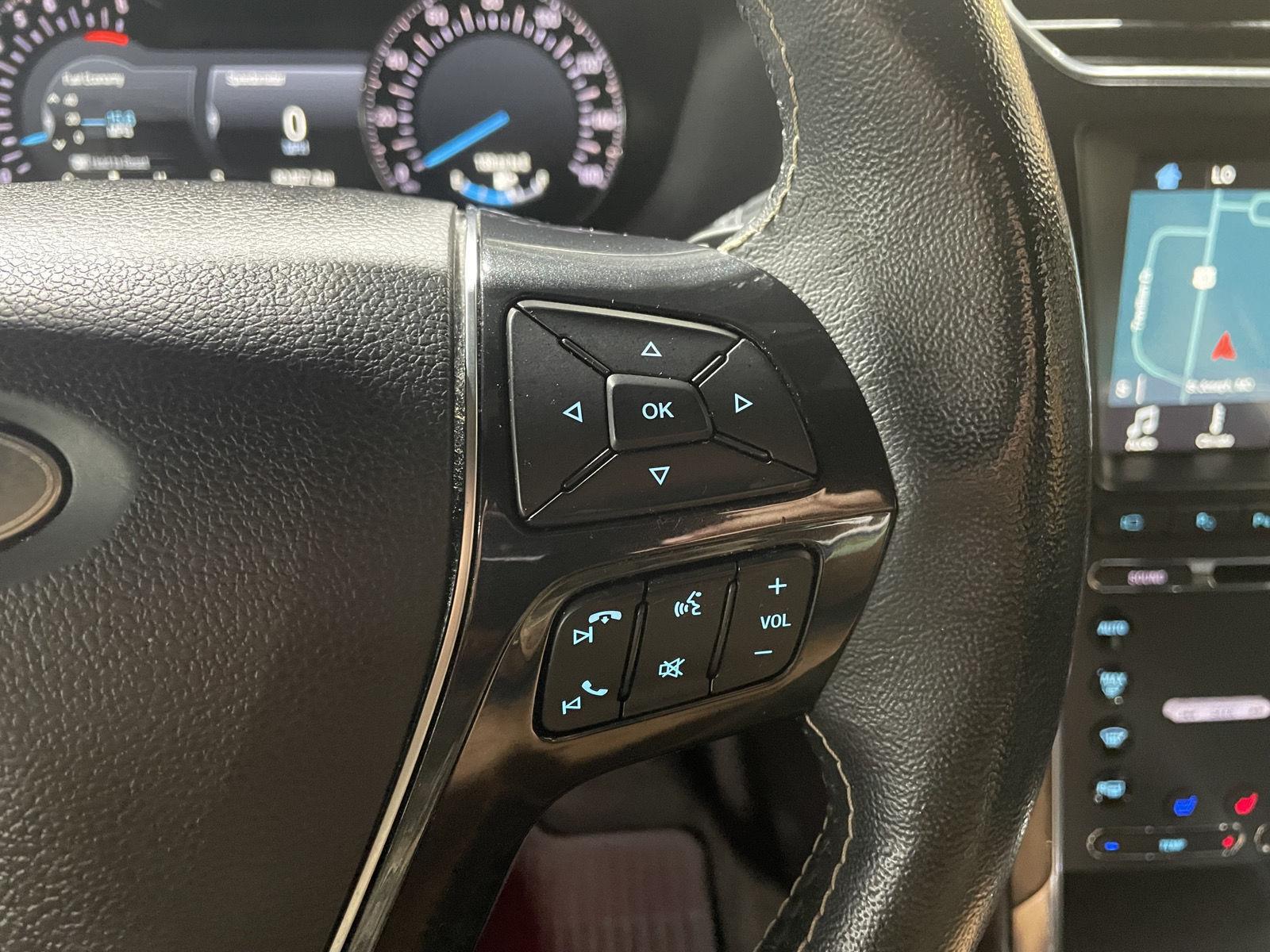 Vehicle photo 28