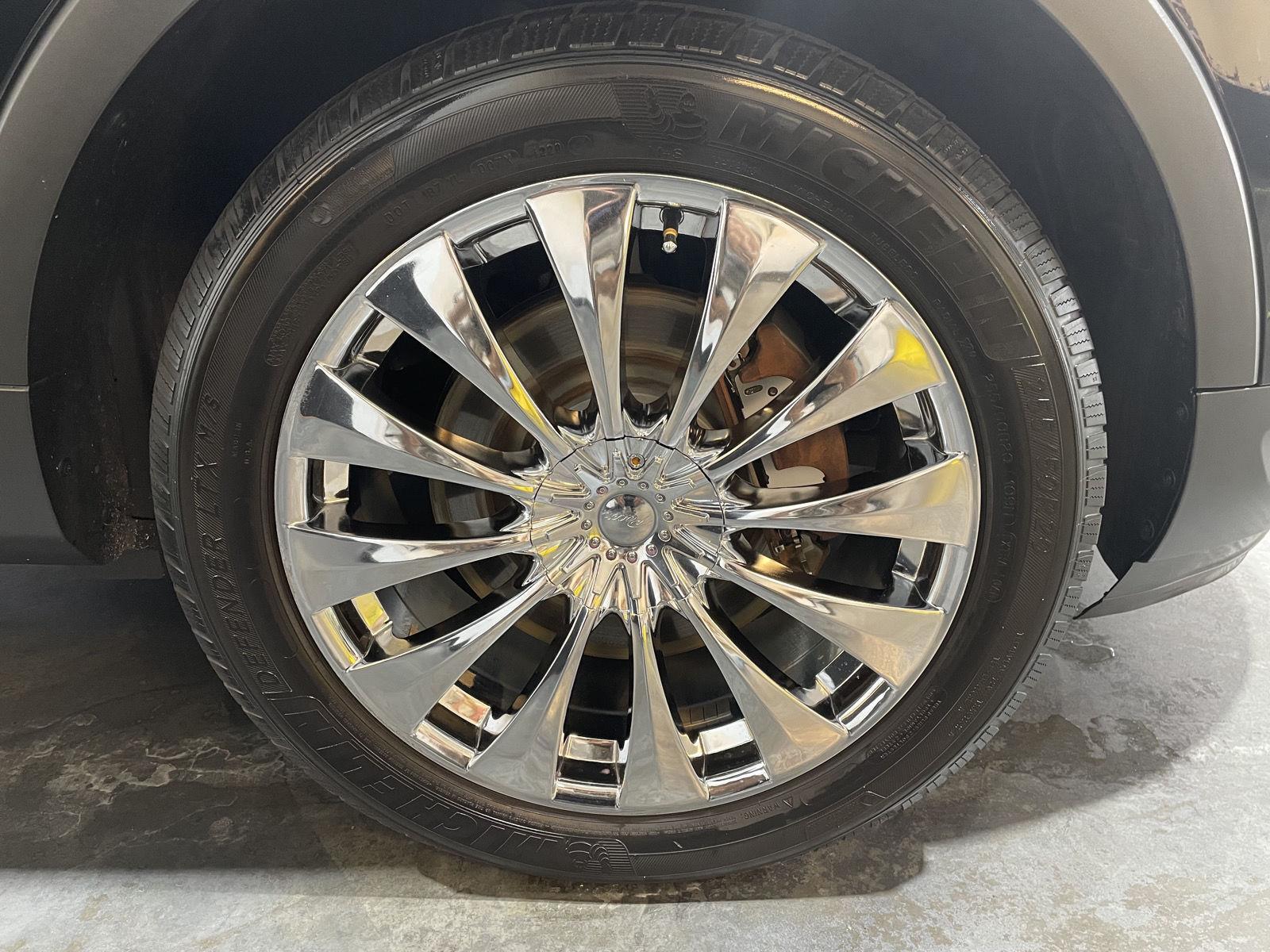 Vehicle photo 30