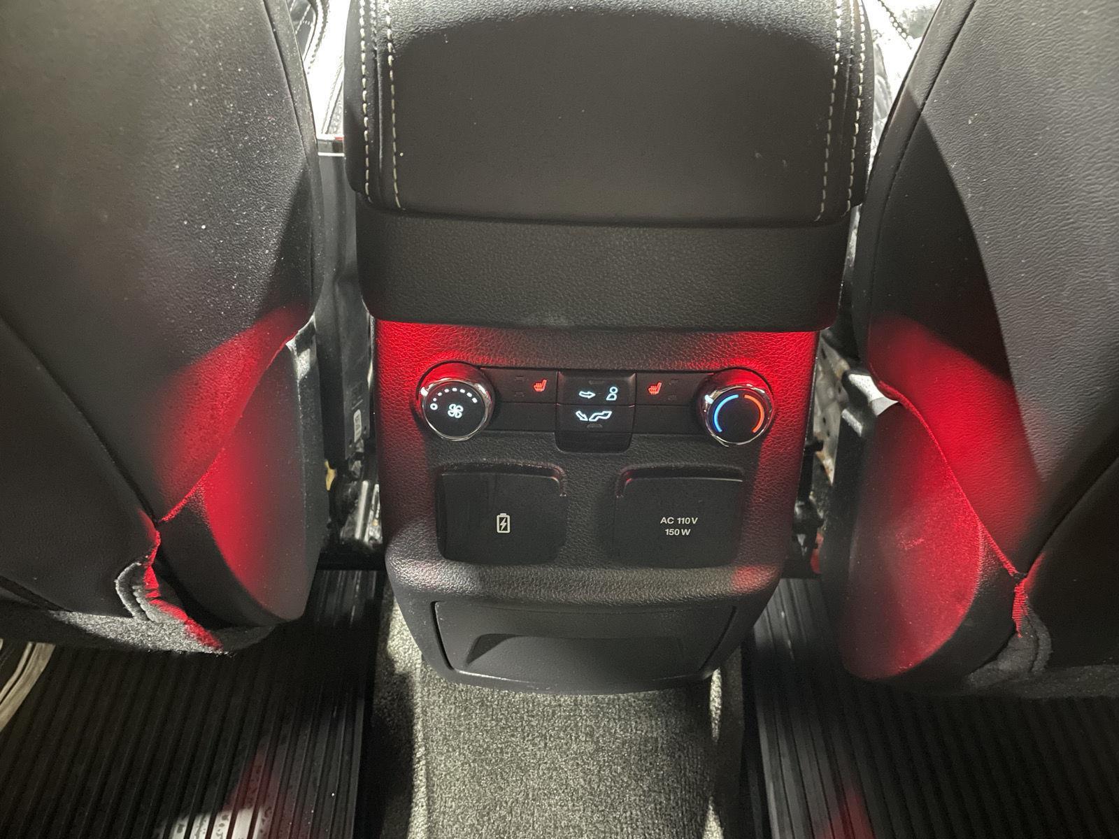 Vehicle photo 35