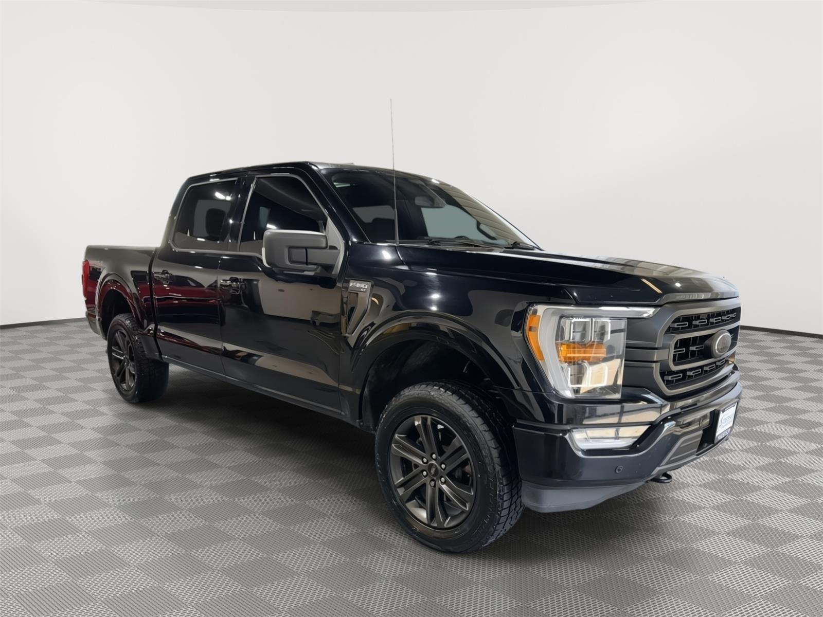 Vehicle photo 5