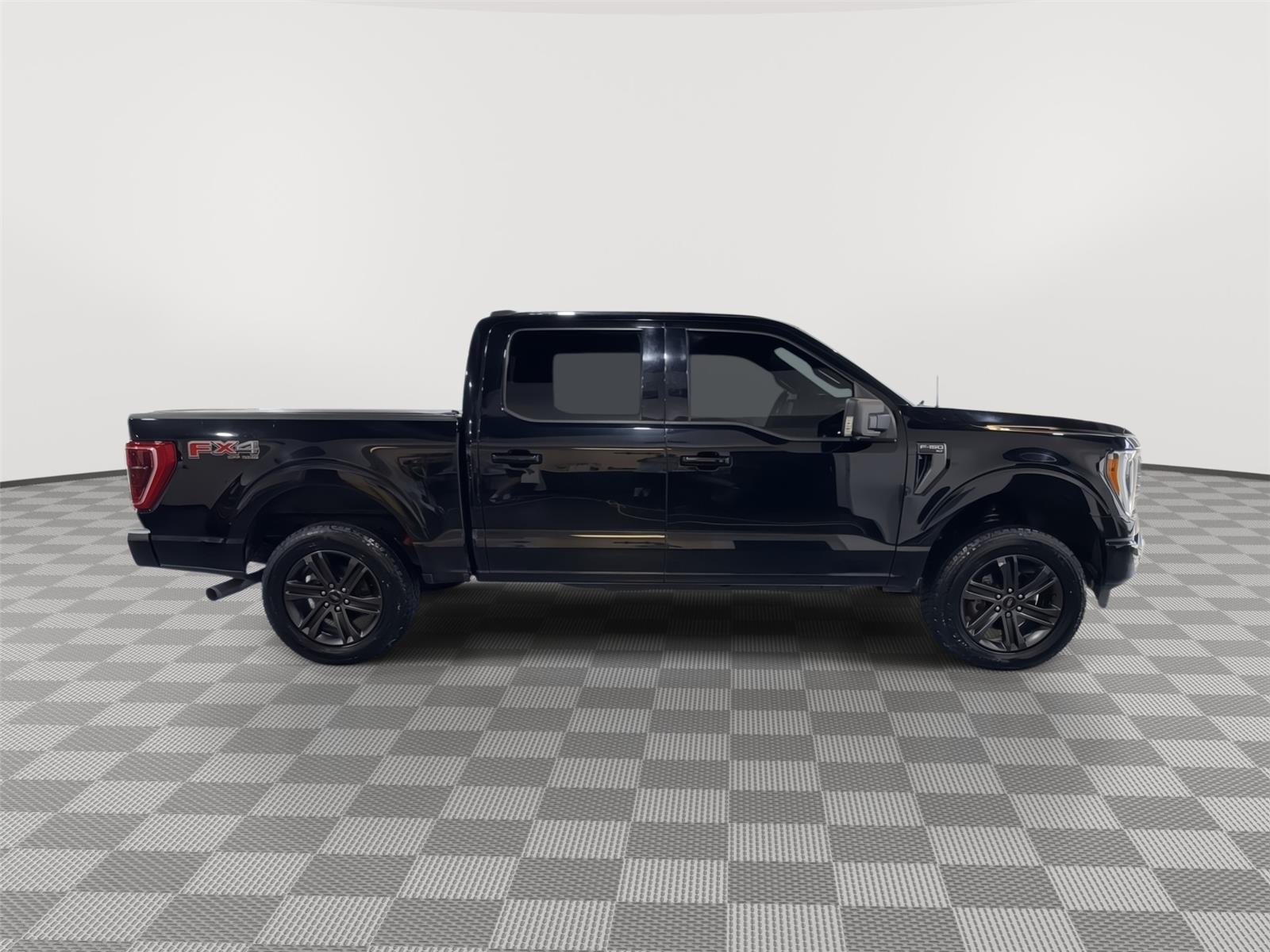 Vehicle photo 6