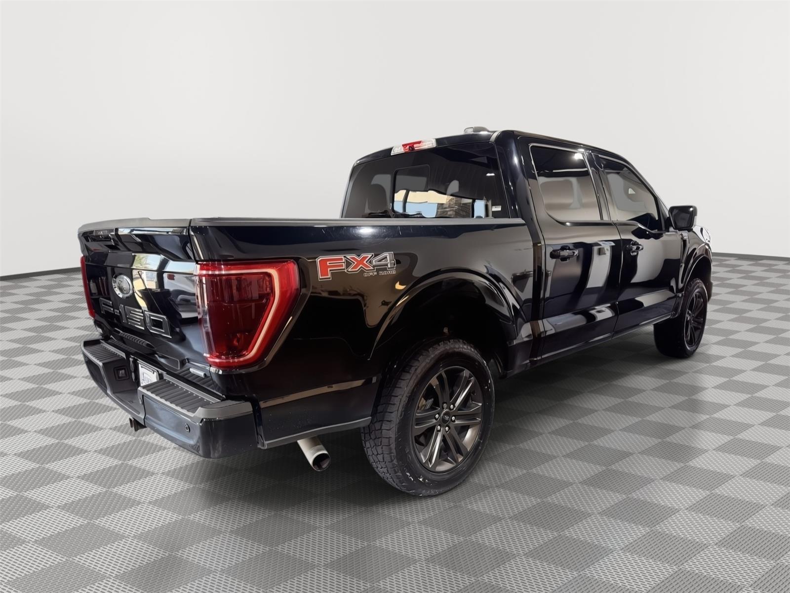 Vehicle photo 7