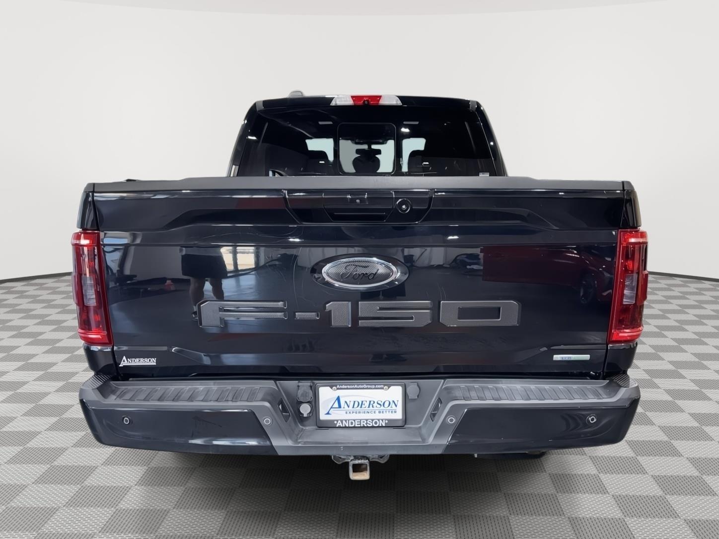 Vehicle photo 8
