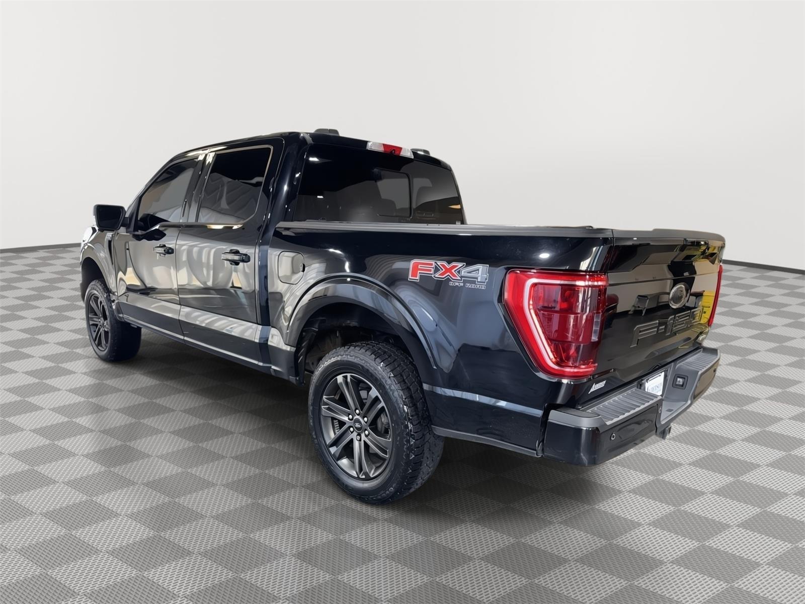 Vehicle photo 9