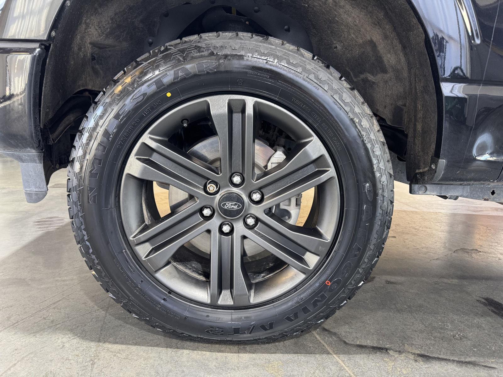 Vehicle photo 11