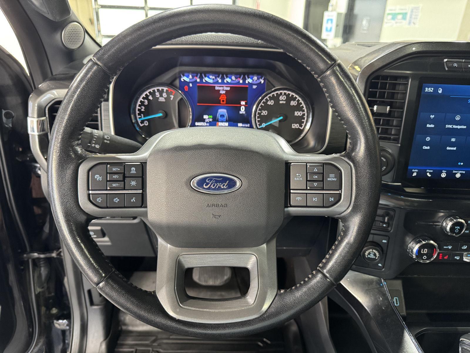 Vehicle photo 12