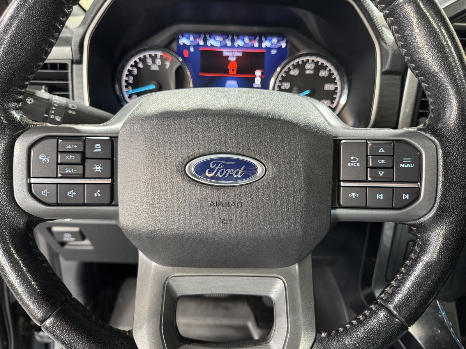 Vehicle photo 13