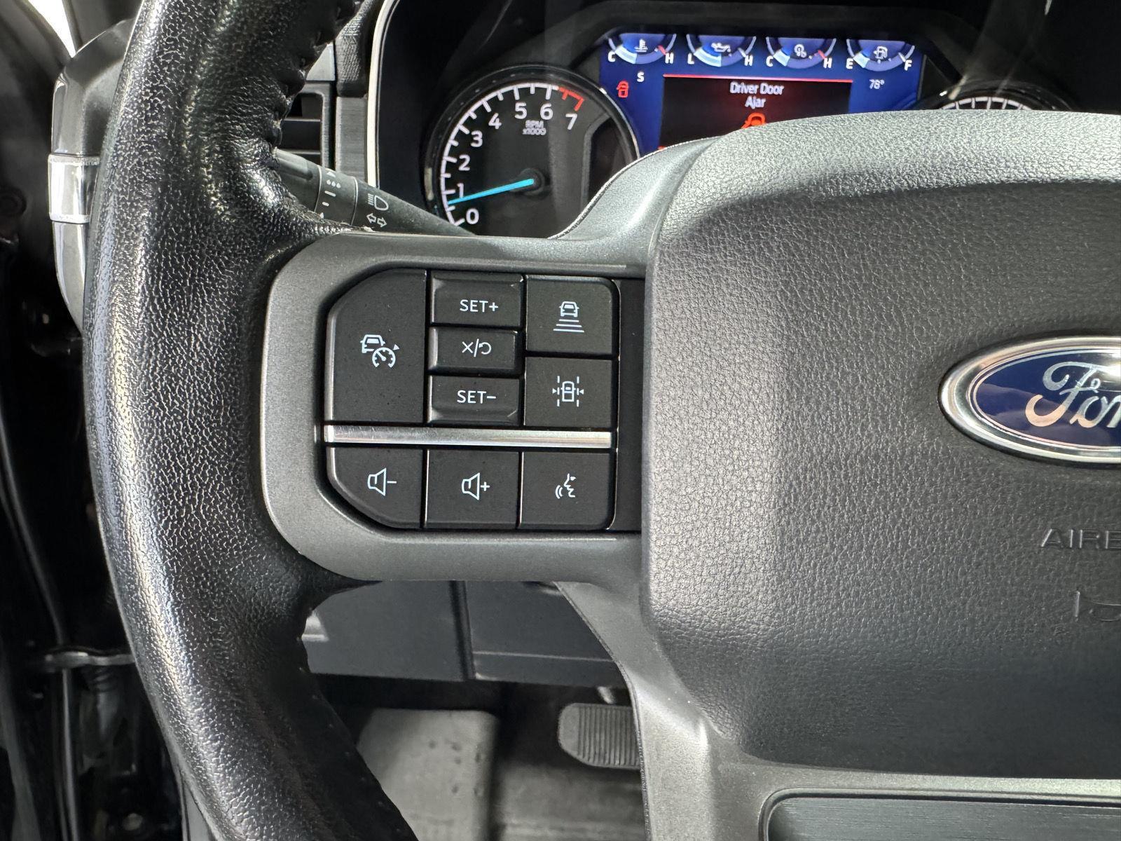 Vehicle photo 14