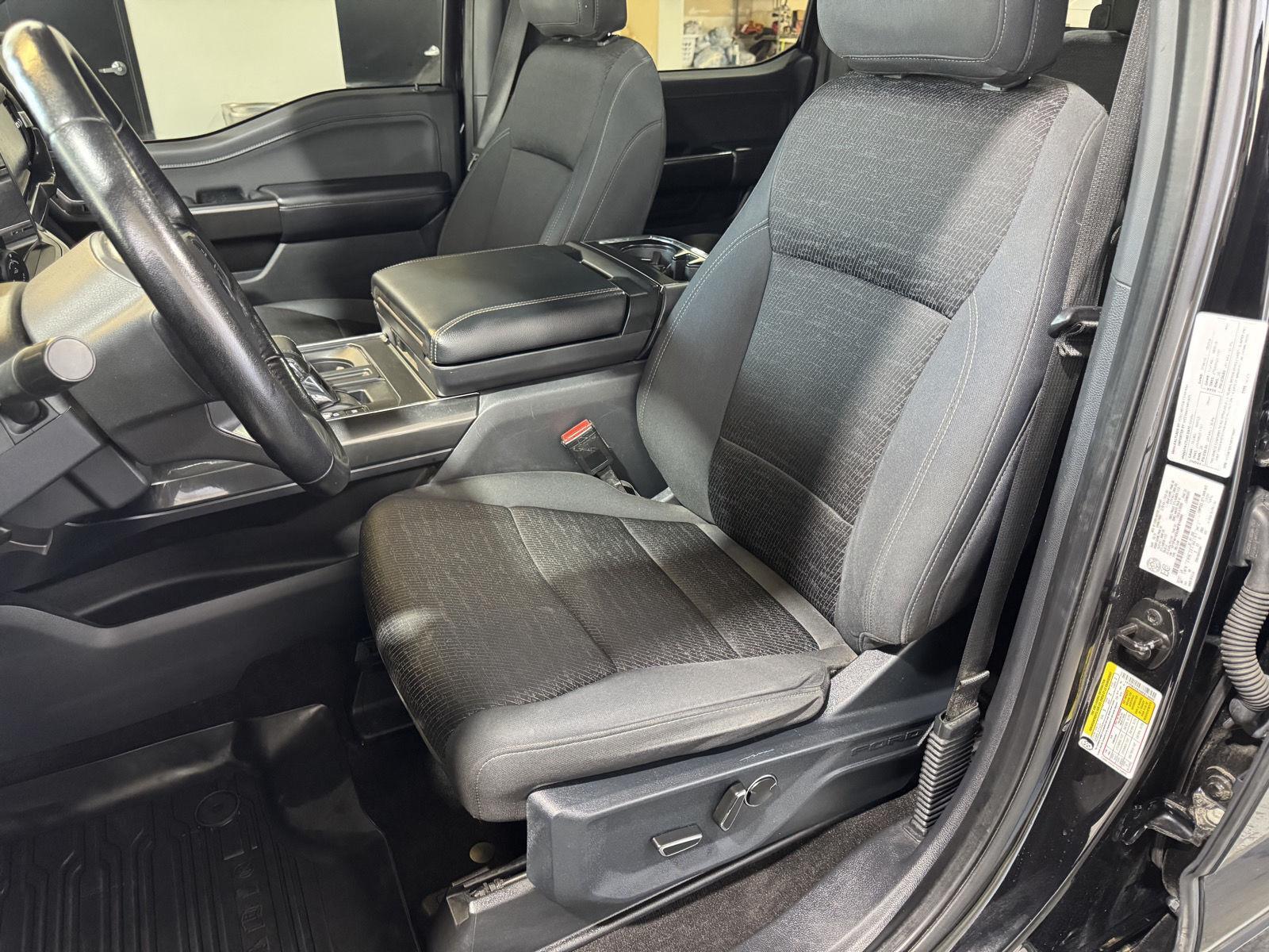 Vehicle photo 19