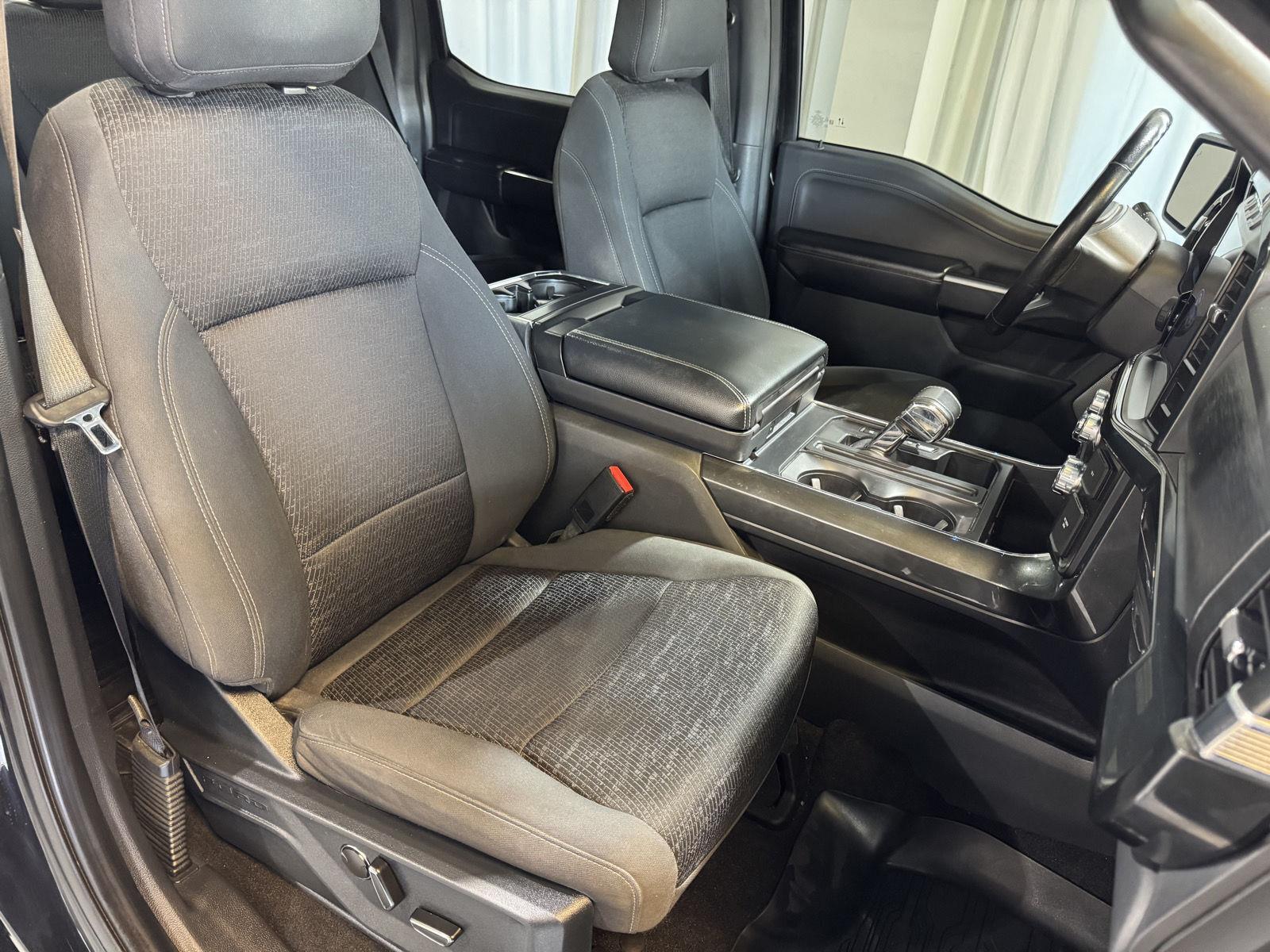 Vehicle photo 25
