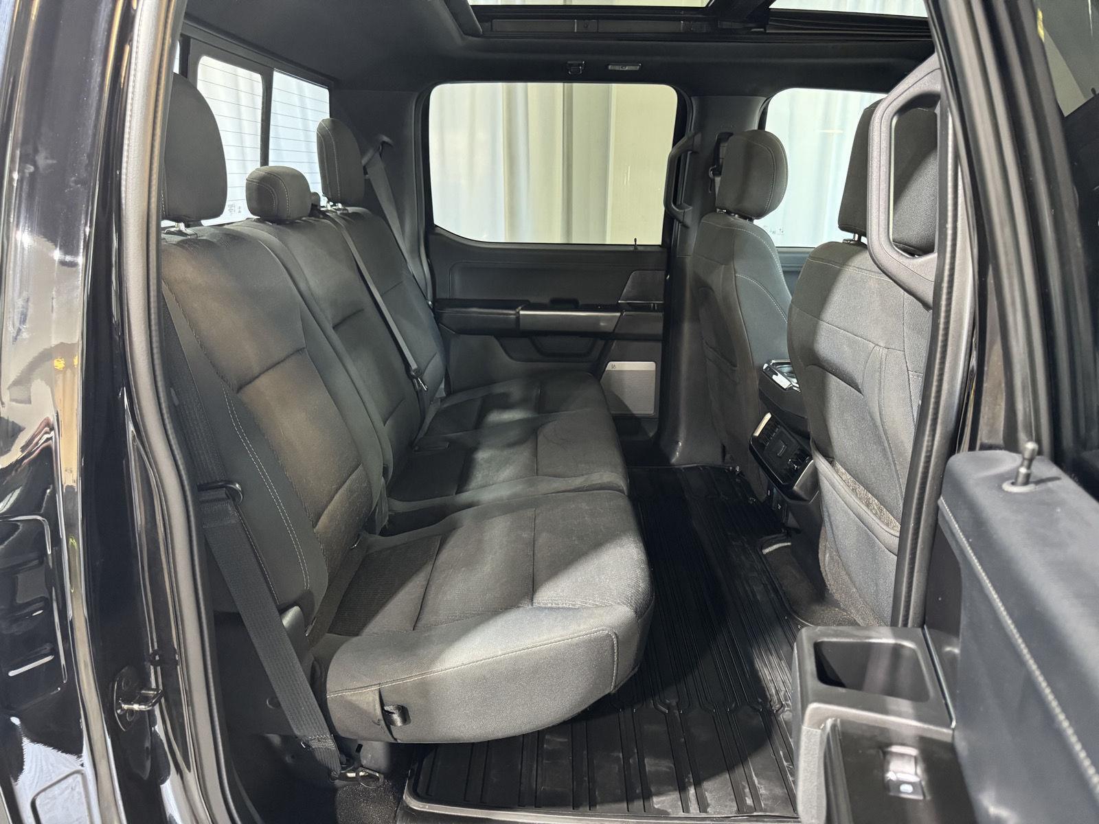 Vehicle photo 28