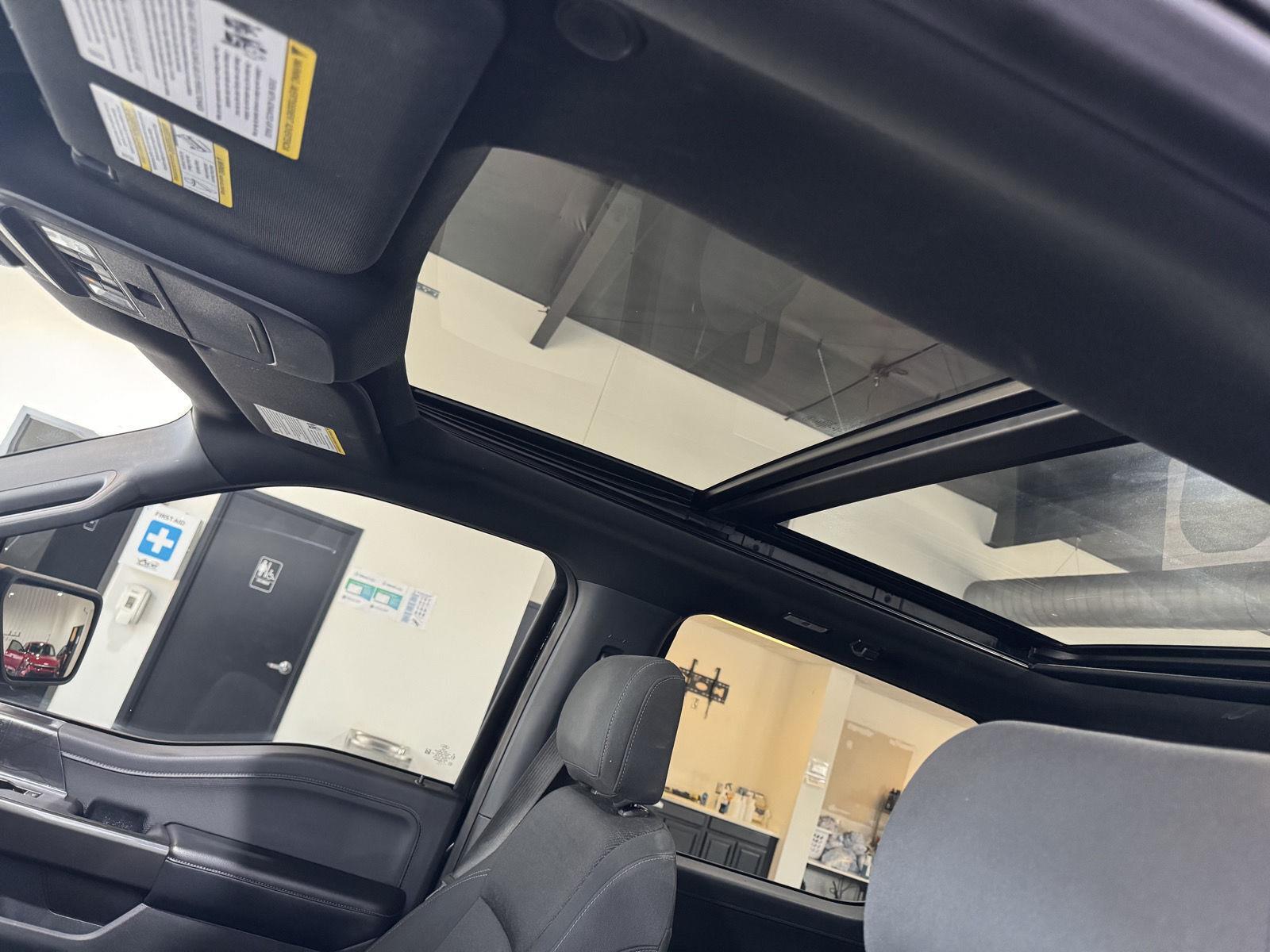 Vehicle photo 33