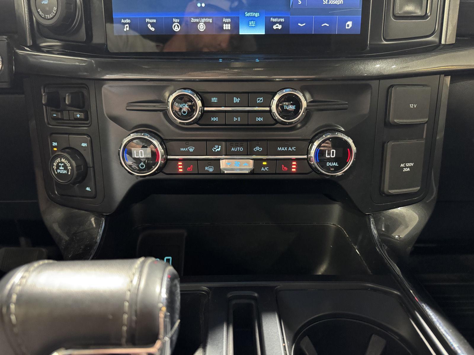 Vehicle photo 35