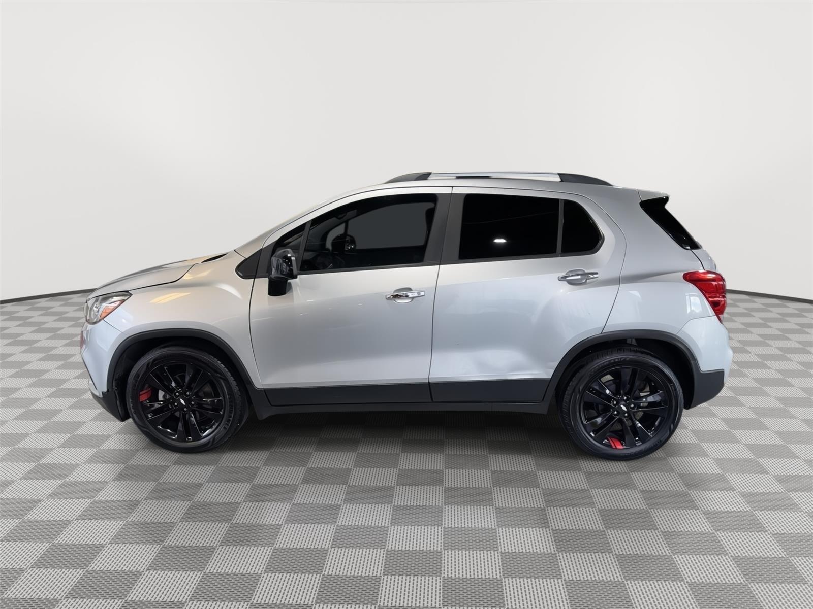 Vehicle photo 2