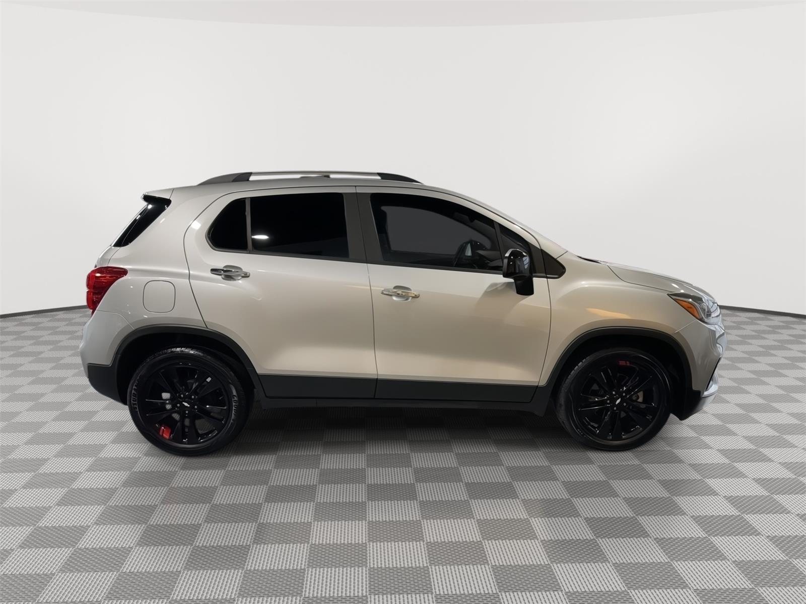 Vehicle photo 6