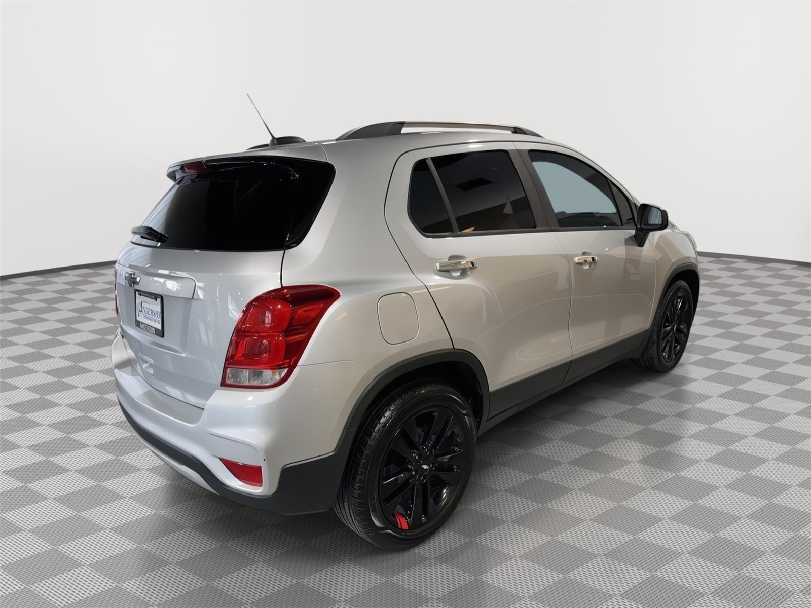 Vehicle photo 7