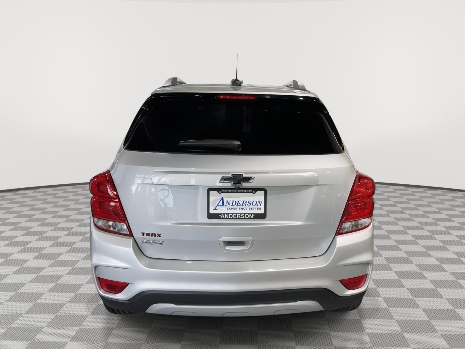 Vehicle photo 8