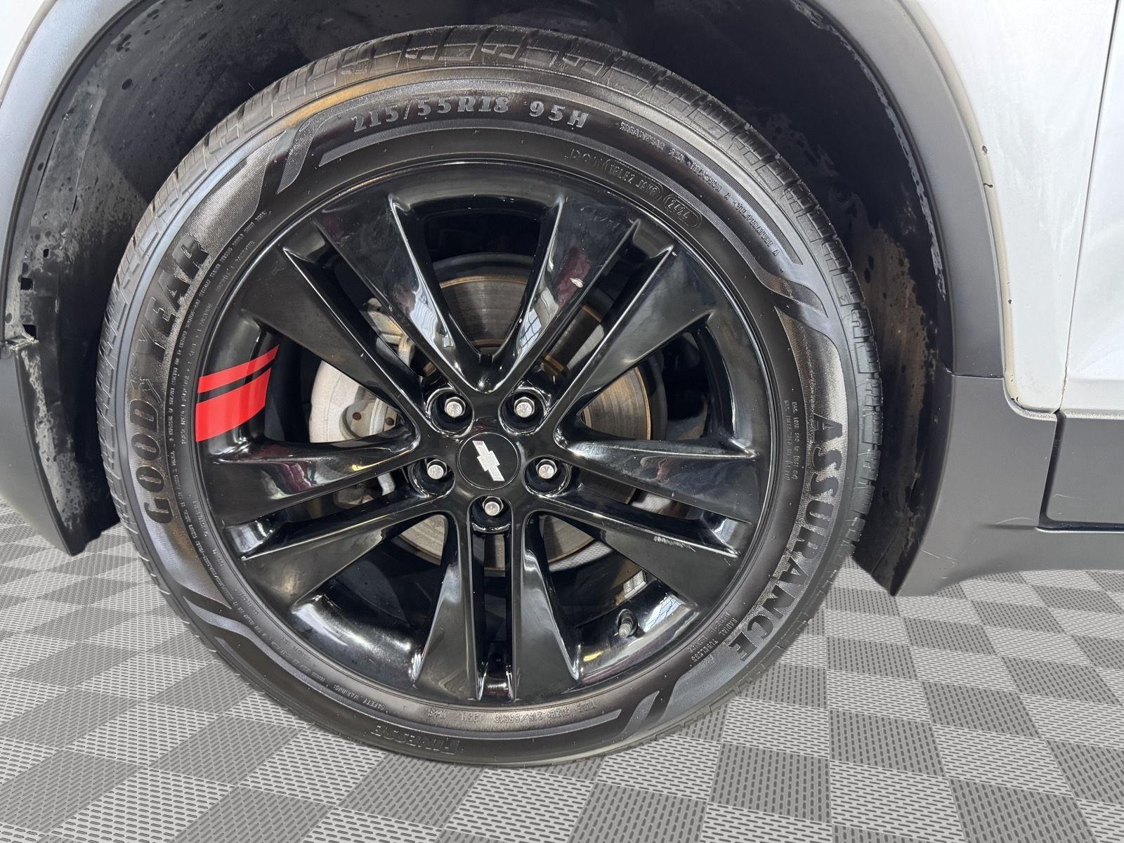 Vehicle photo 10