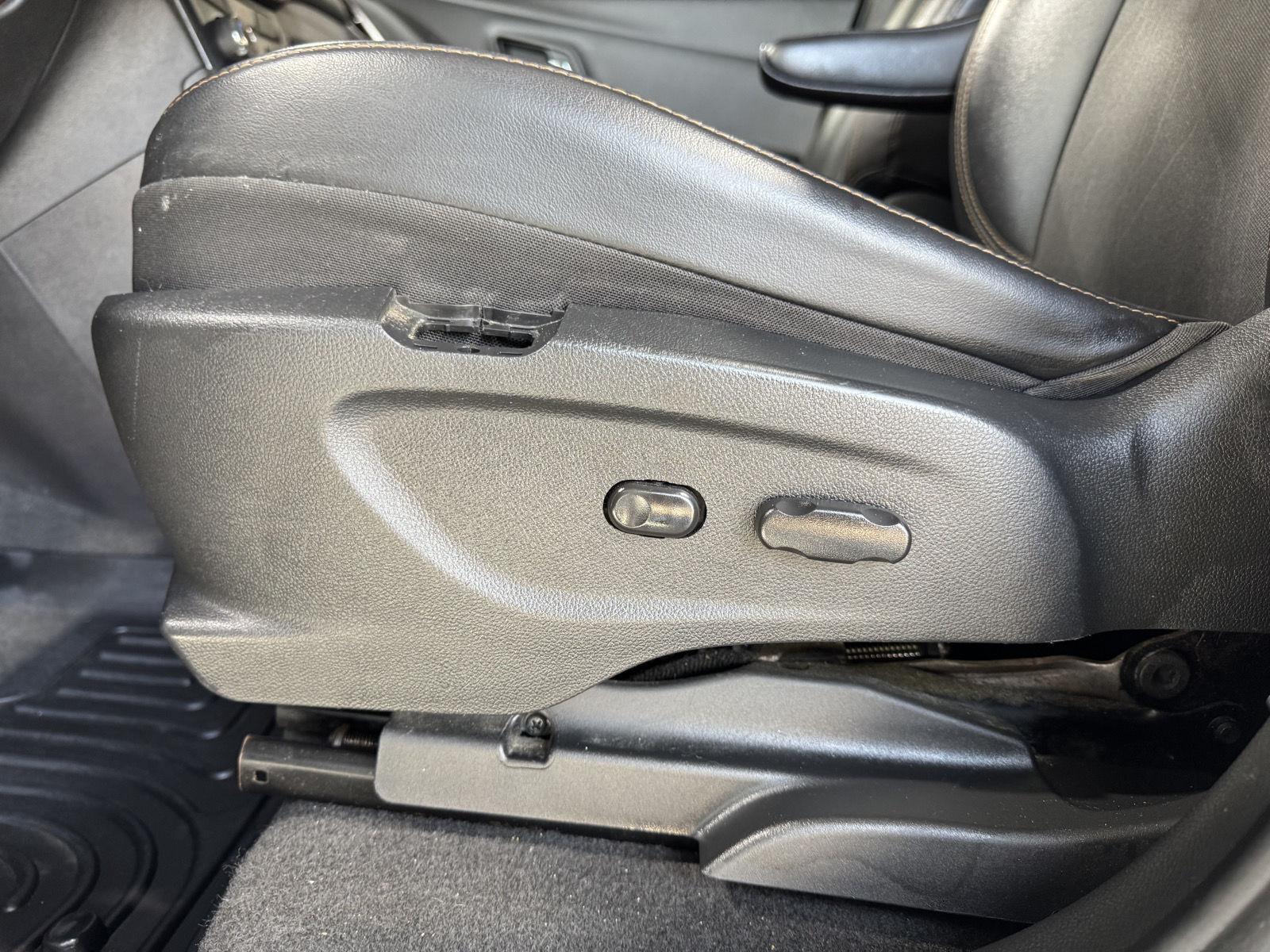 Vehicle photo 20