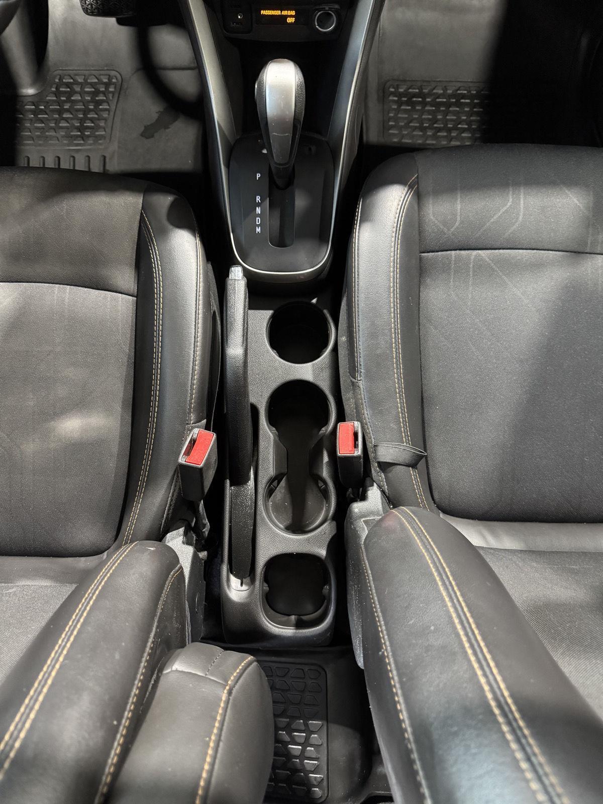 Vehicle photo 23